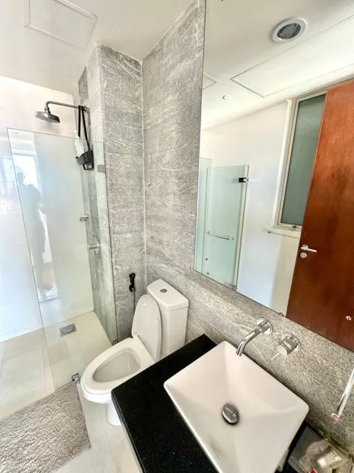Shower in Colombo Emperor Residencies
