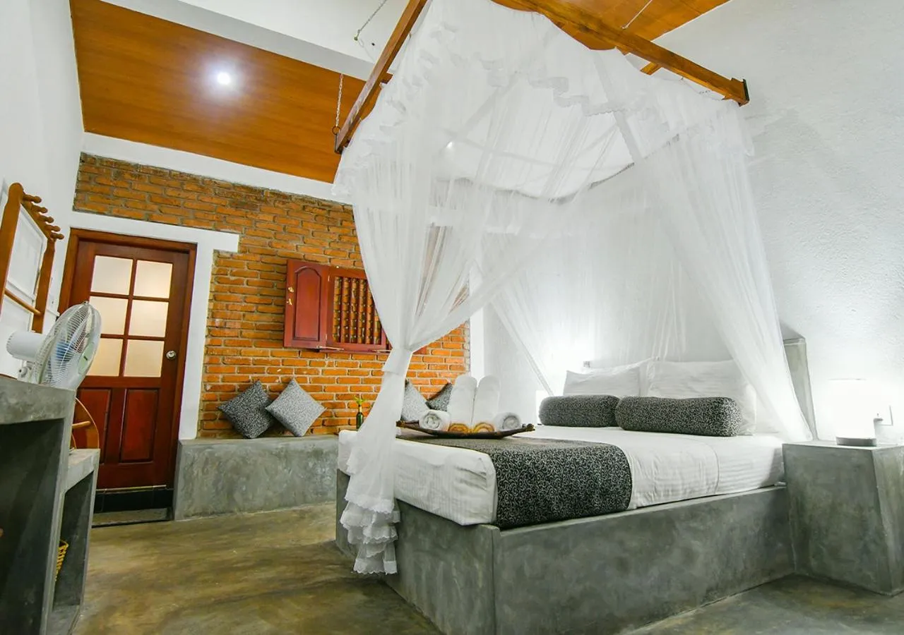 Thotupola Residence