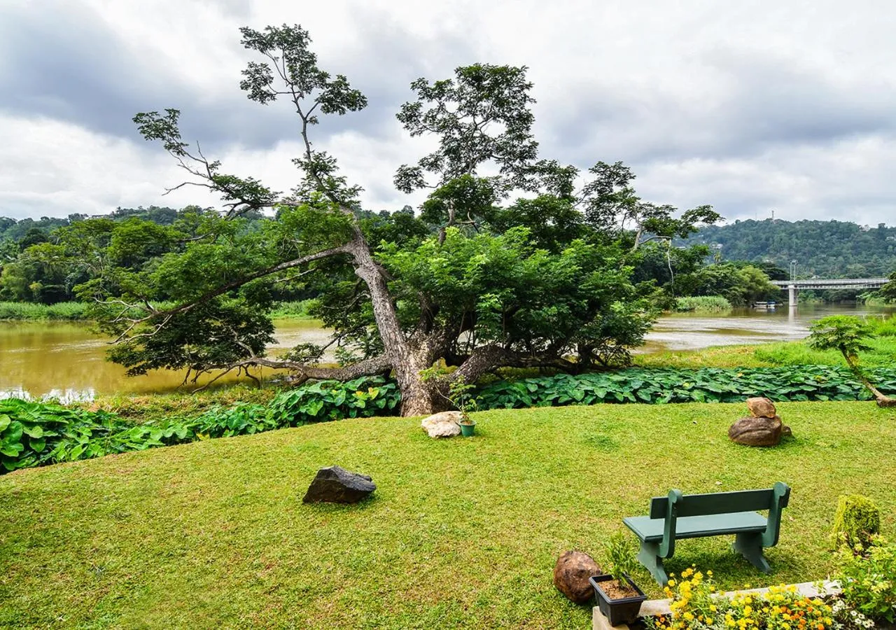 Thotupola Residence