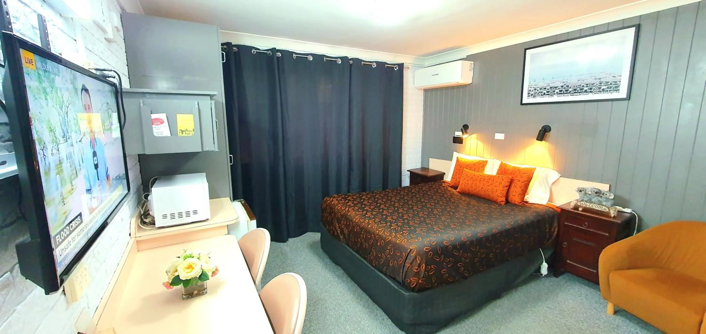 Bed in Goldrush Motel Young CBD