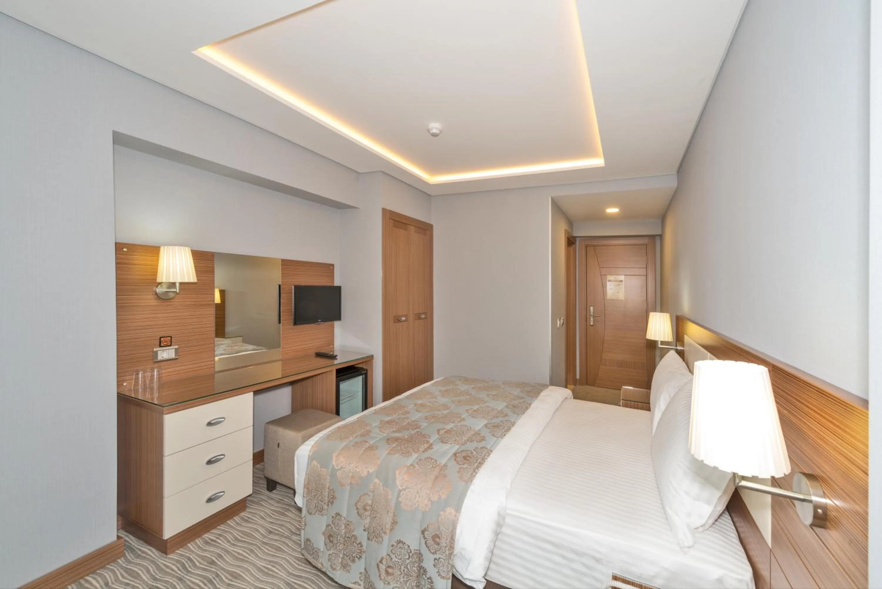 Bed in Floransa City Hotel