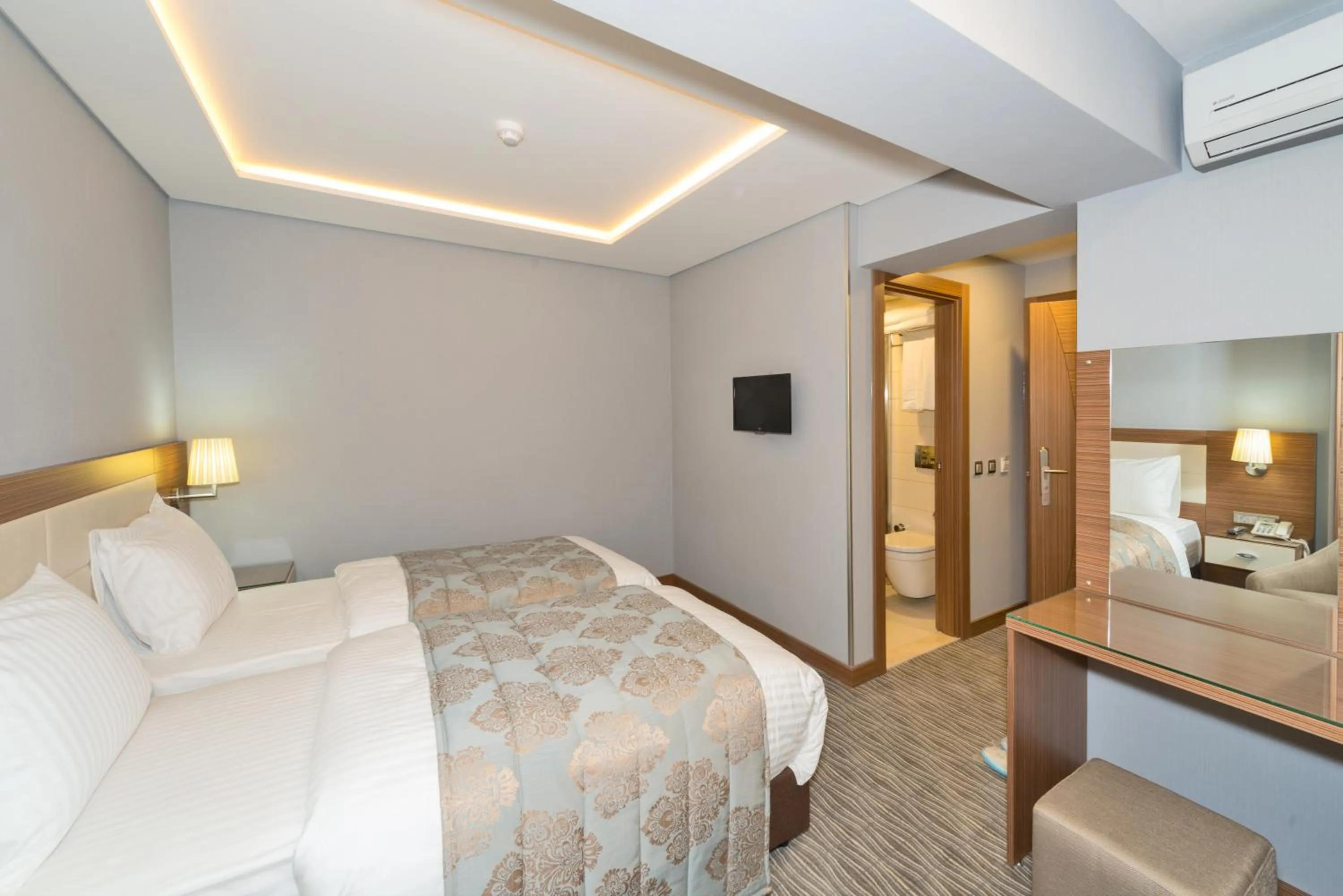 Bed in Floransa City Hotel