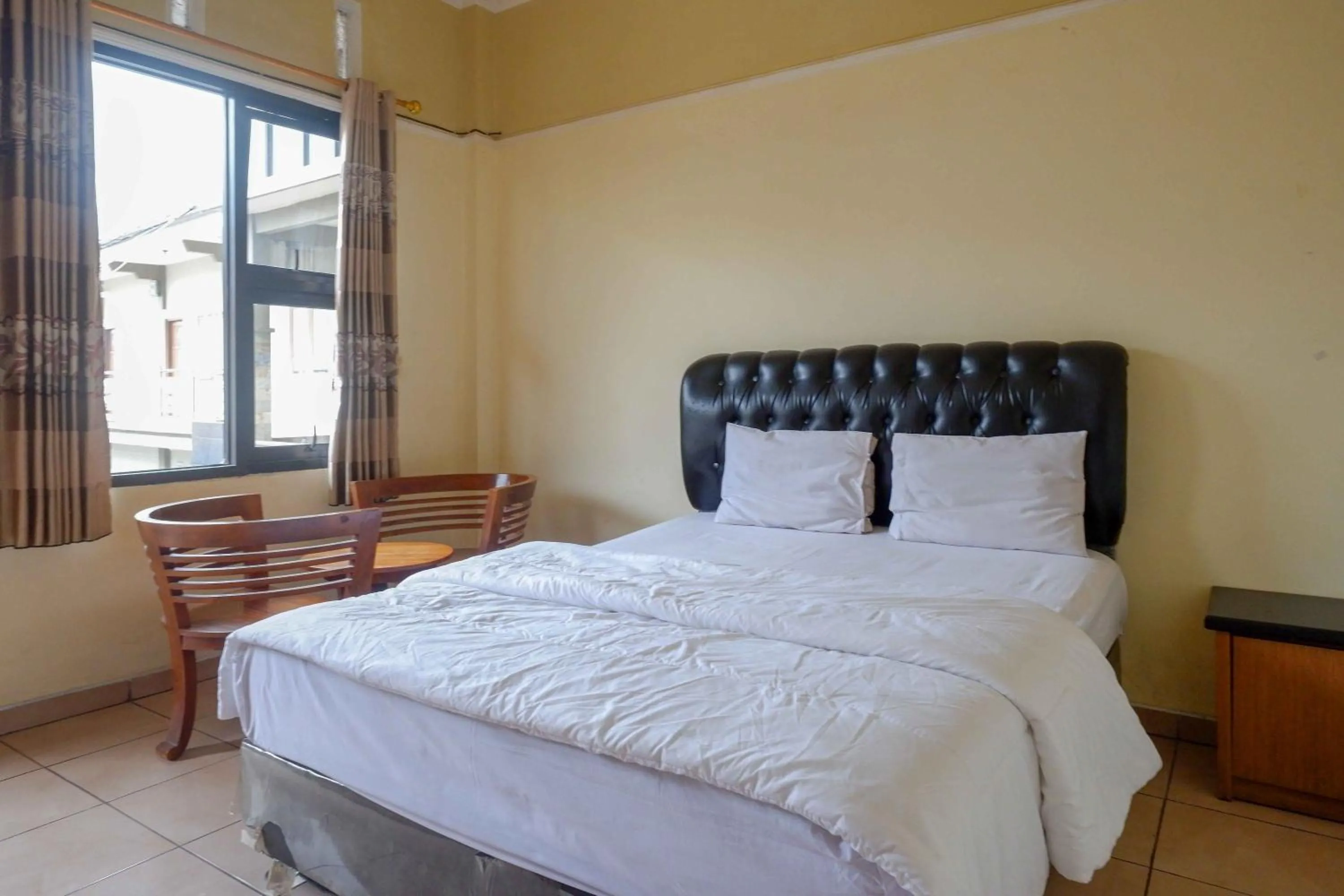 Bedroom, Bed in Urbanview Hotel Bergas Indah Bandungan by RedDoorz