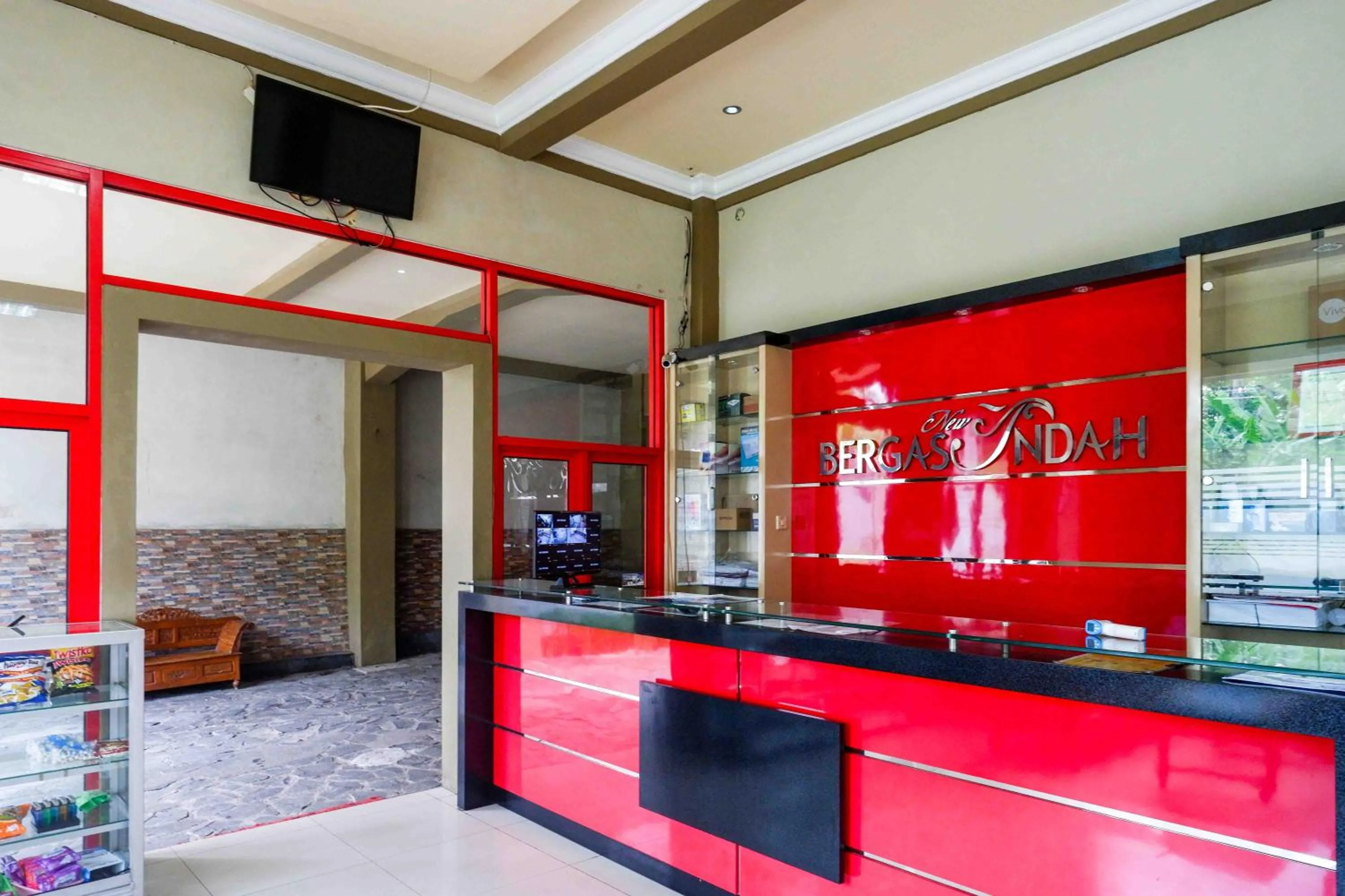 Lobby or reception in Urbanview Hotel Bergas Indah Bandungan by RedDoorz