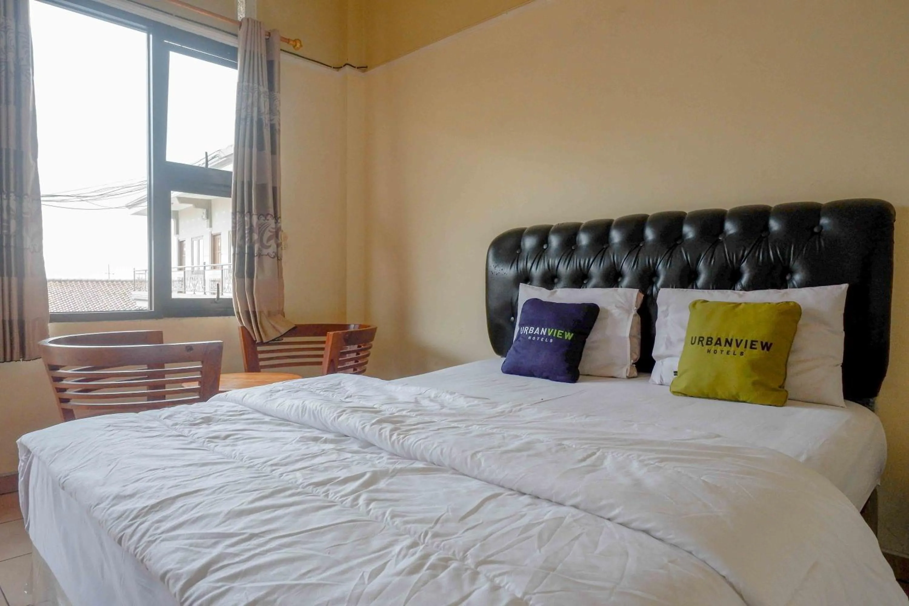 Bedroom, Bed in Urbanview Hotel Bergas Indah Bandungan by RedDoorz