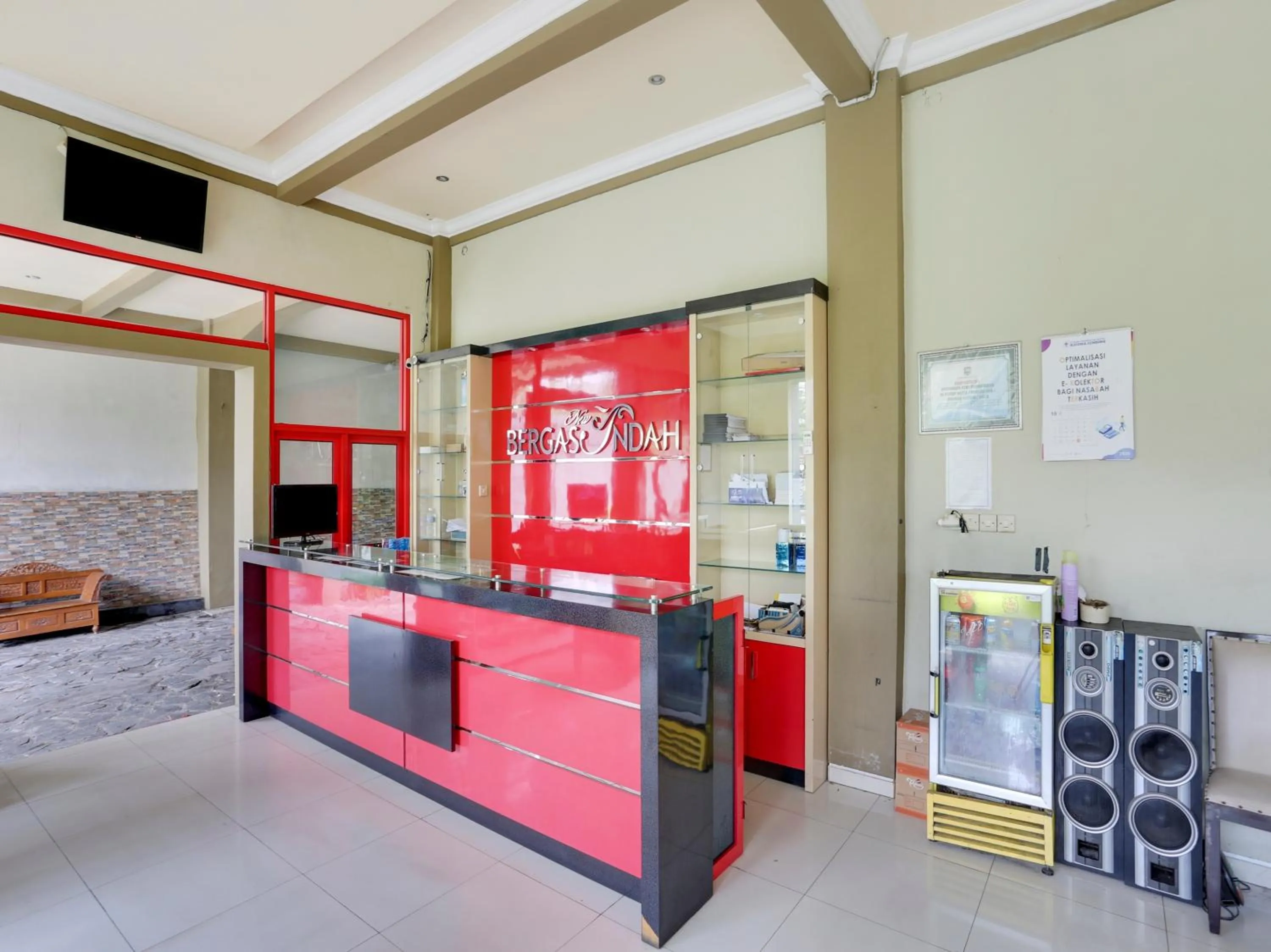 Lobby or reception in Urbanview Hotel Bergas Indah Bandungan by RedDoorz