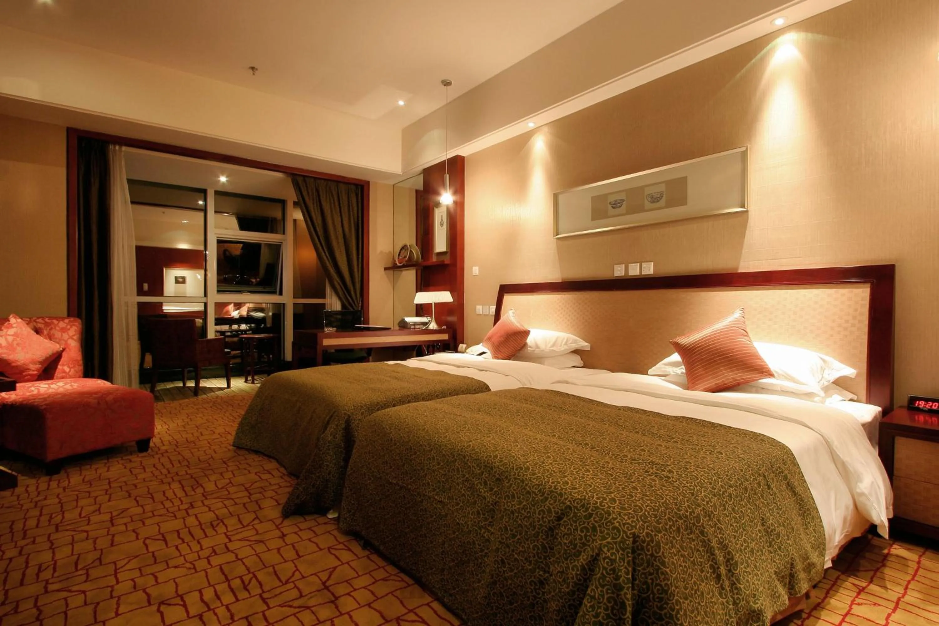 Photo of the whole room, Bed in Empark Grand Hotel Kunming