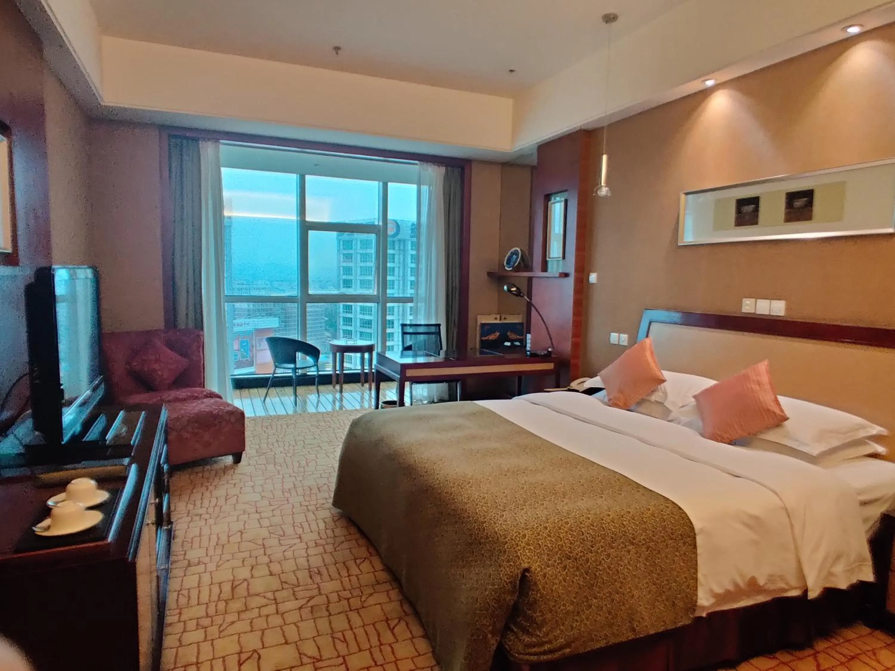 Photo of the whole room, Bed in Empark Grand Hotel Kunming