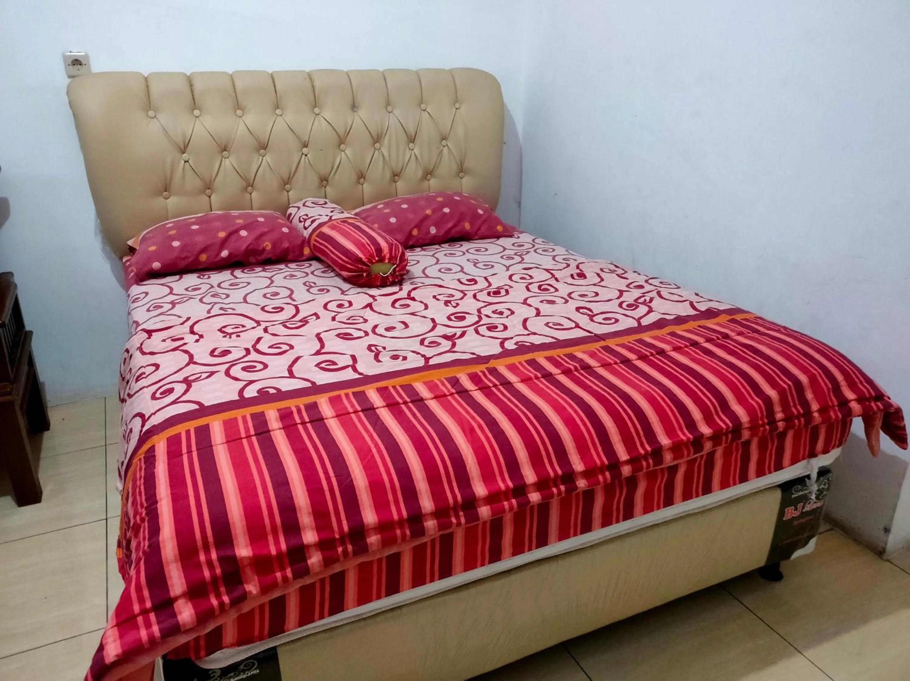 Bedroom, Bed in Hotel Arjuna Sari Bandungan