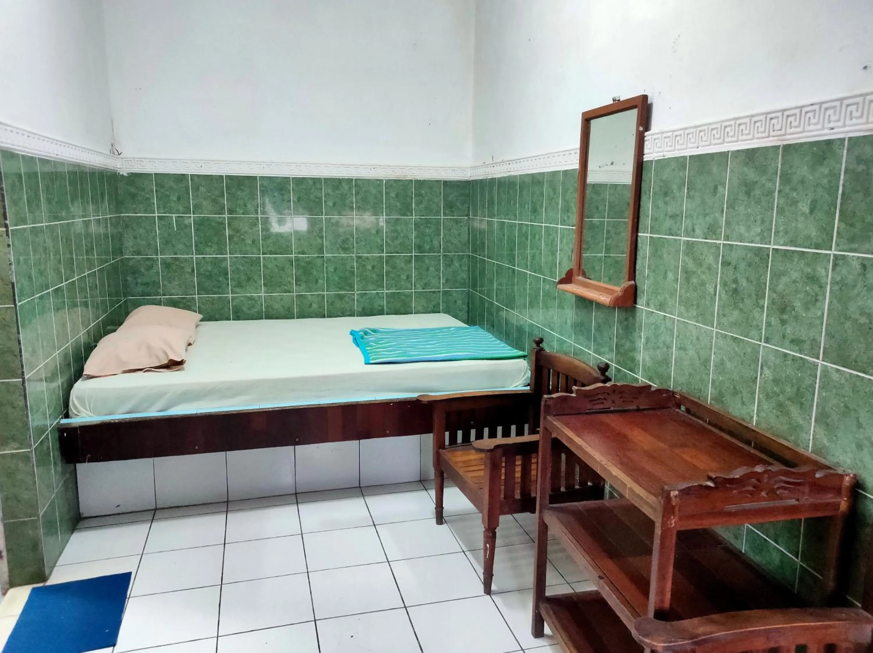 Bedroom, Bed in Hotel Arjuna Sari Bandungan