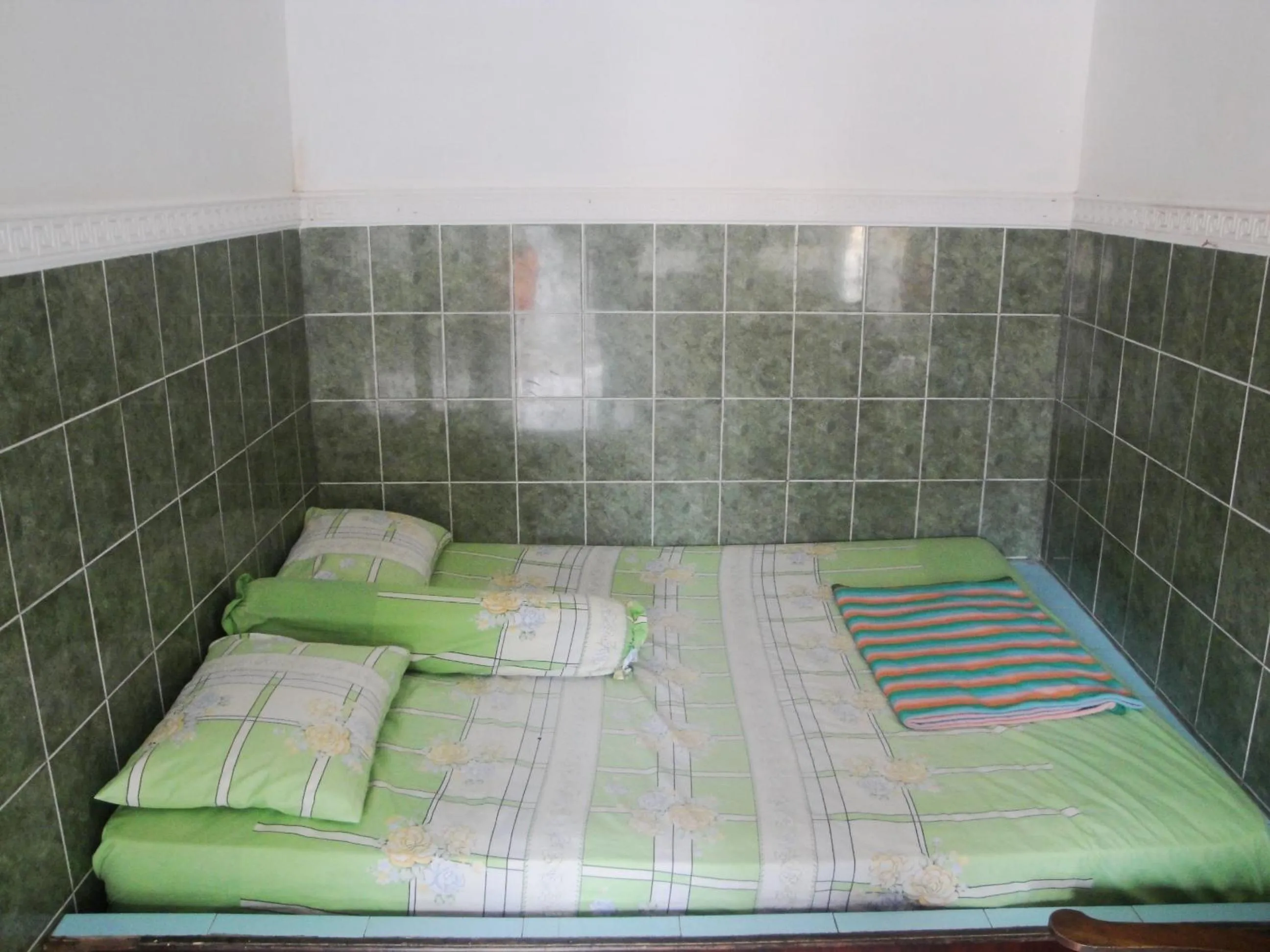 Bedroom, Bed in Hotel Arjuna Sari Bandungan