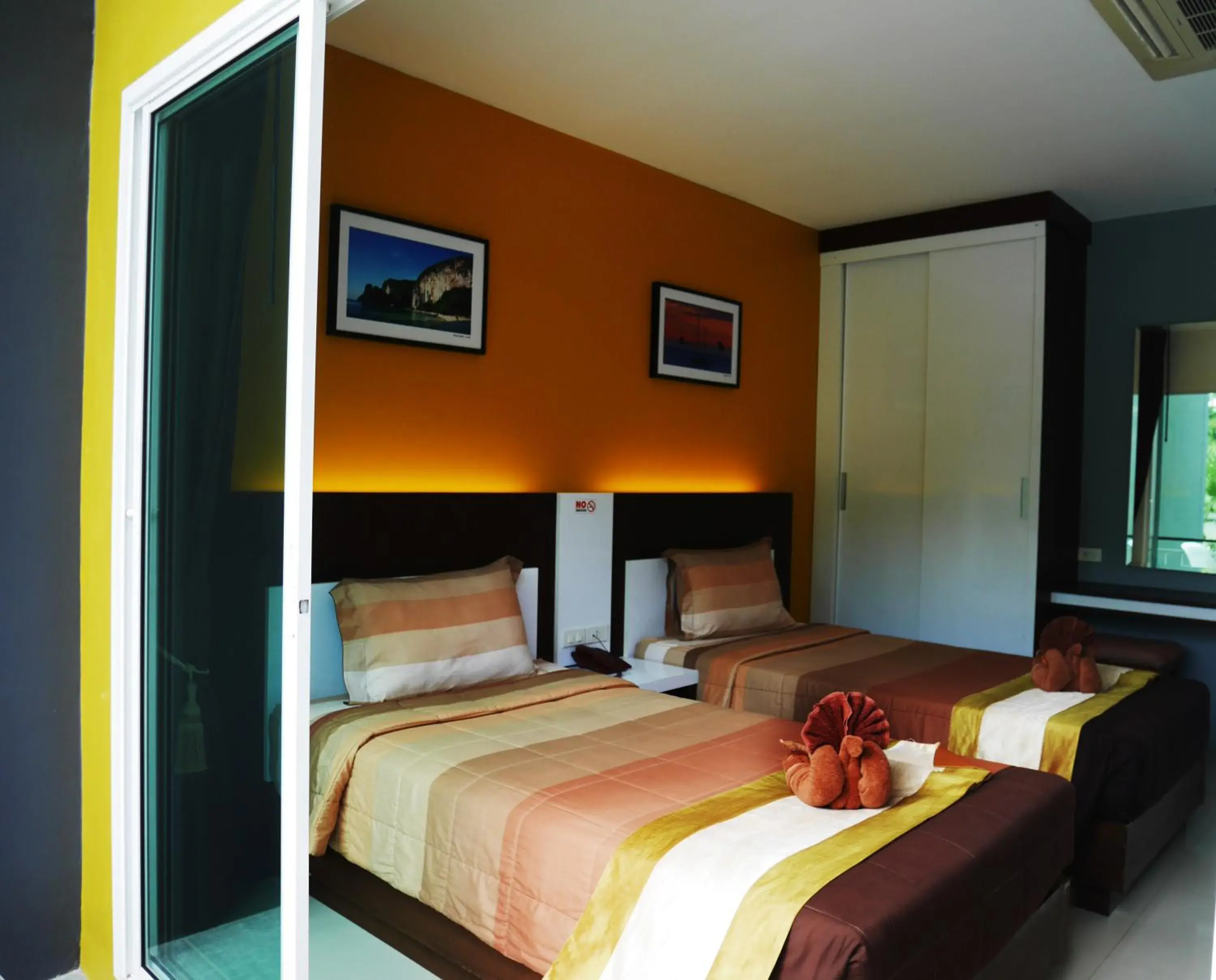 Bed in Gypsy Sea View Resort- Phi Phi Island Bed in Gypsy Sea View Resort- Phi Phi Island