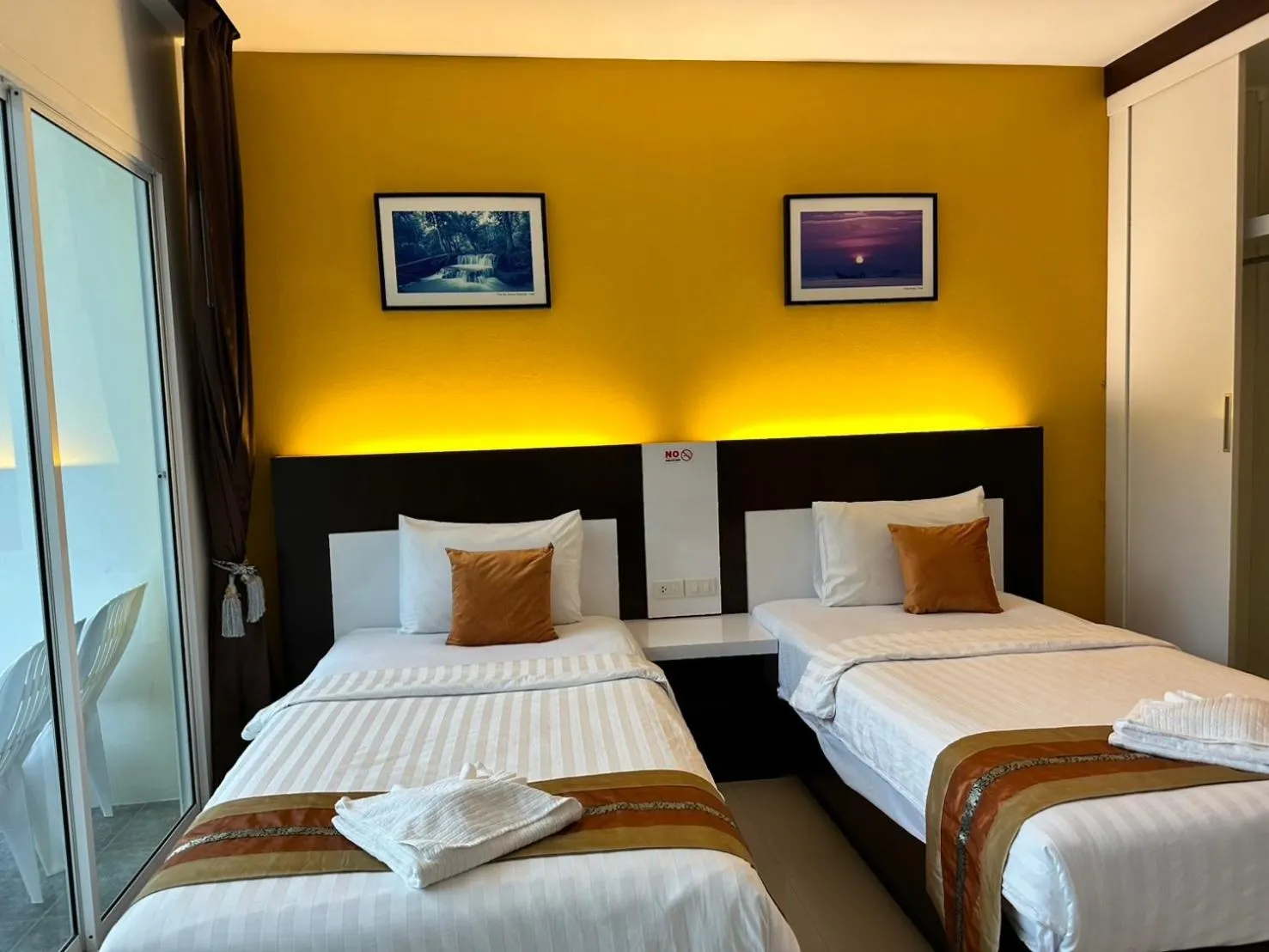 Bed in Gypsy Sea View Resort- Phi Phi Island