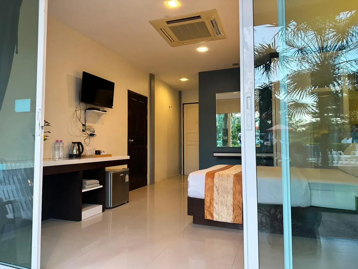 Bed in Gypsy Sea View Resort- Phi Phi Island Bed in Gypsy Sea View Resort- Phi Phi Island