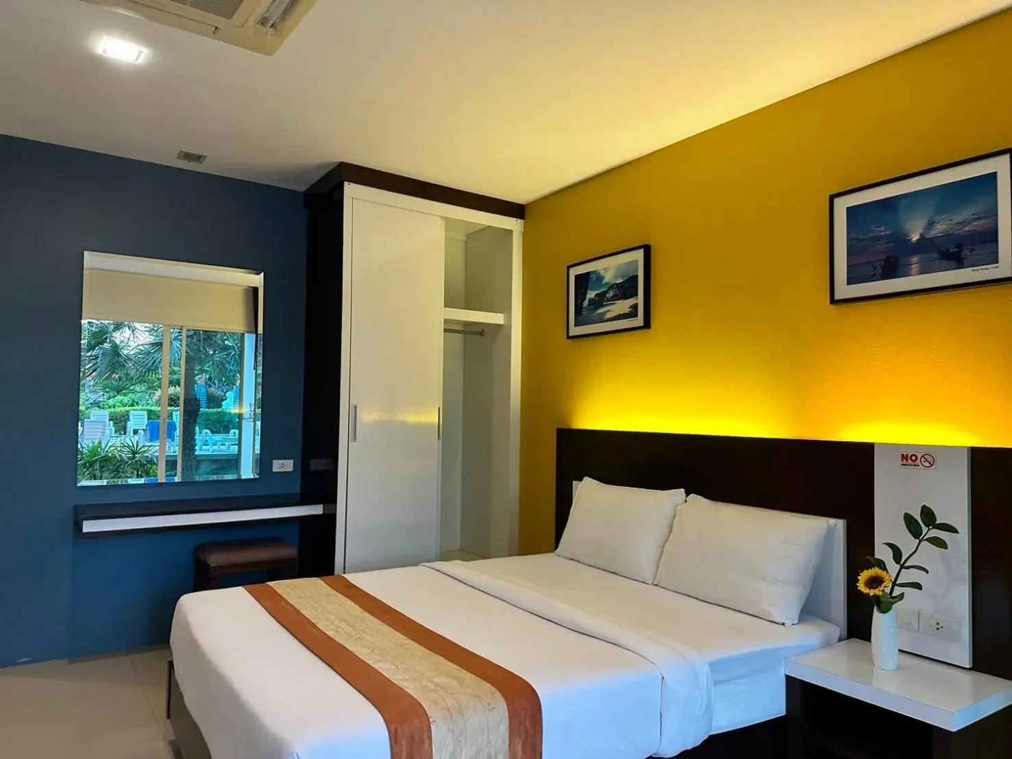 Bed in Gypsy Sea View Resort- Phi Phi Island Bed in Gypsy Sea View Resort- Phi Phi Island