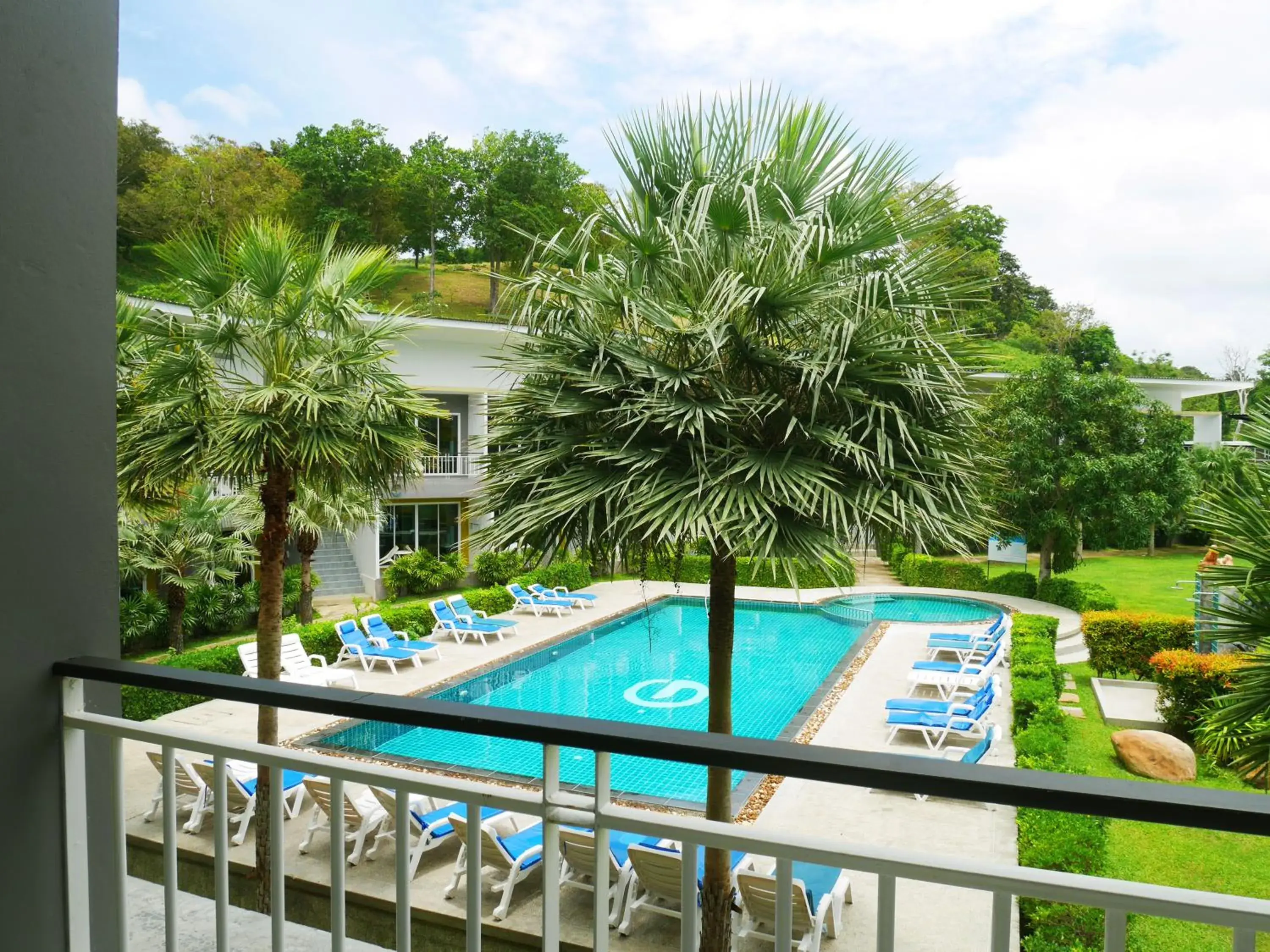 Swimming pool in Gypsy Sea View Resort- Phi Phi Island Swimming pool in Gypsy Sea View Resort- Phi Phi Island