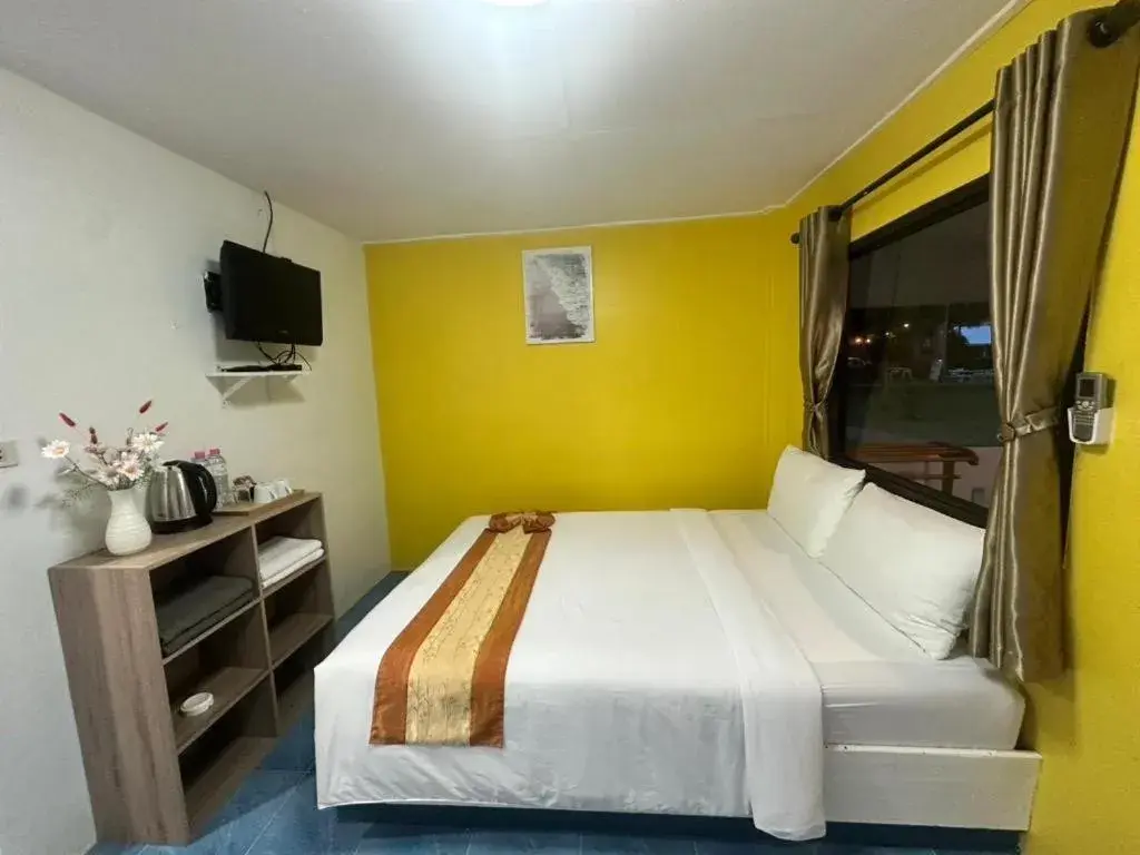 Bed in Gypsy Sea View Resort- Phi Phi Island Bed in Gypsy Sea View Resort- Phi Phi Island