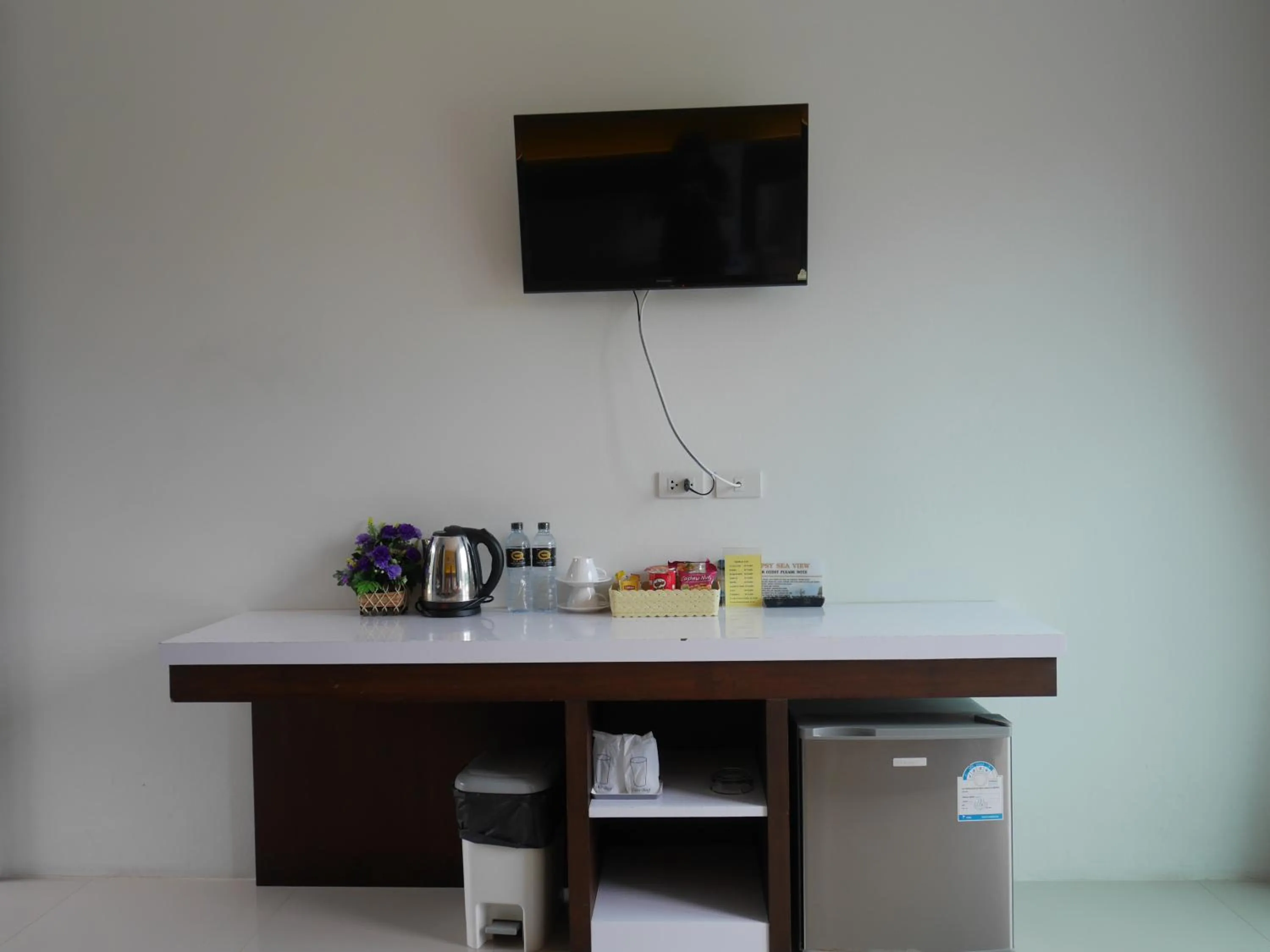 TV and multimedia in Gypsy Sea View Resort- Phi Phi Island