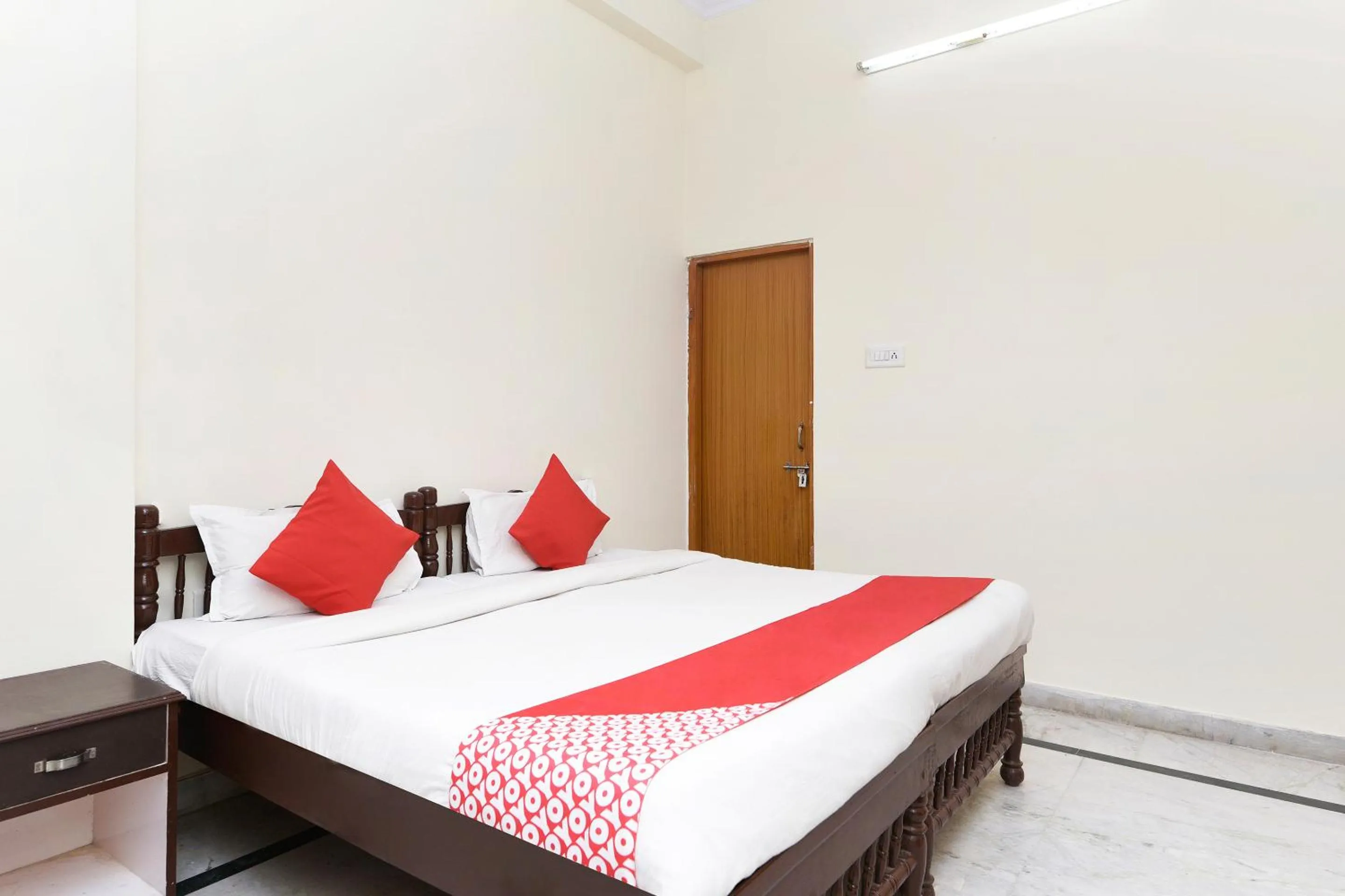 Bedroom, Bed in Hotel Green Valley Ranthambhore