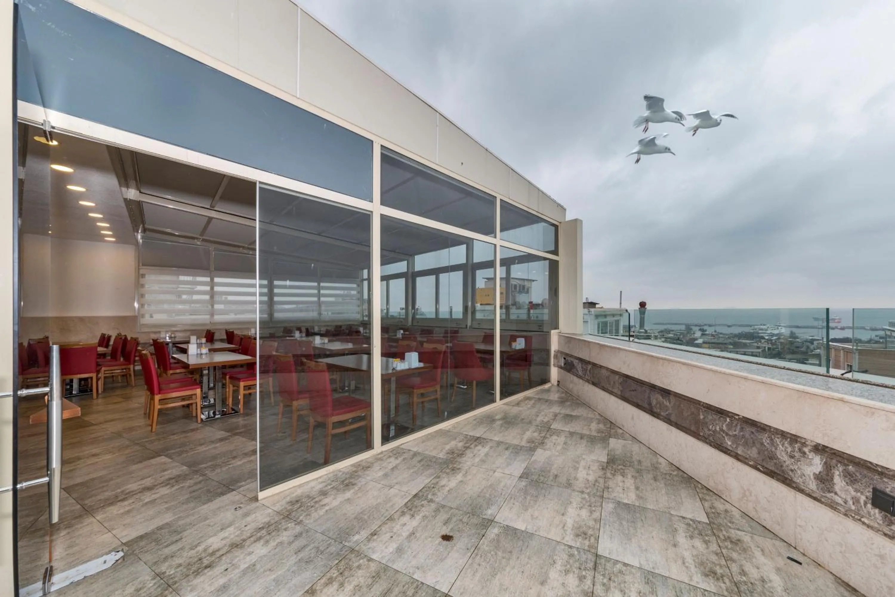 Restaurant/places to eat in Marcello Hotel