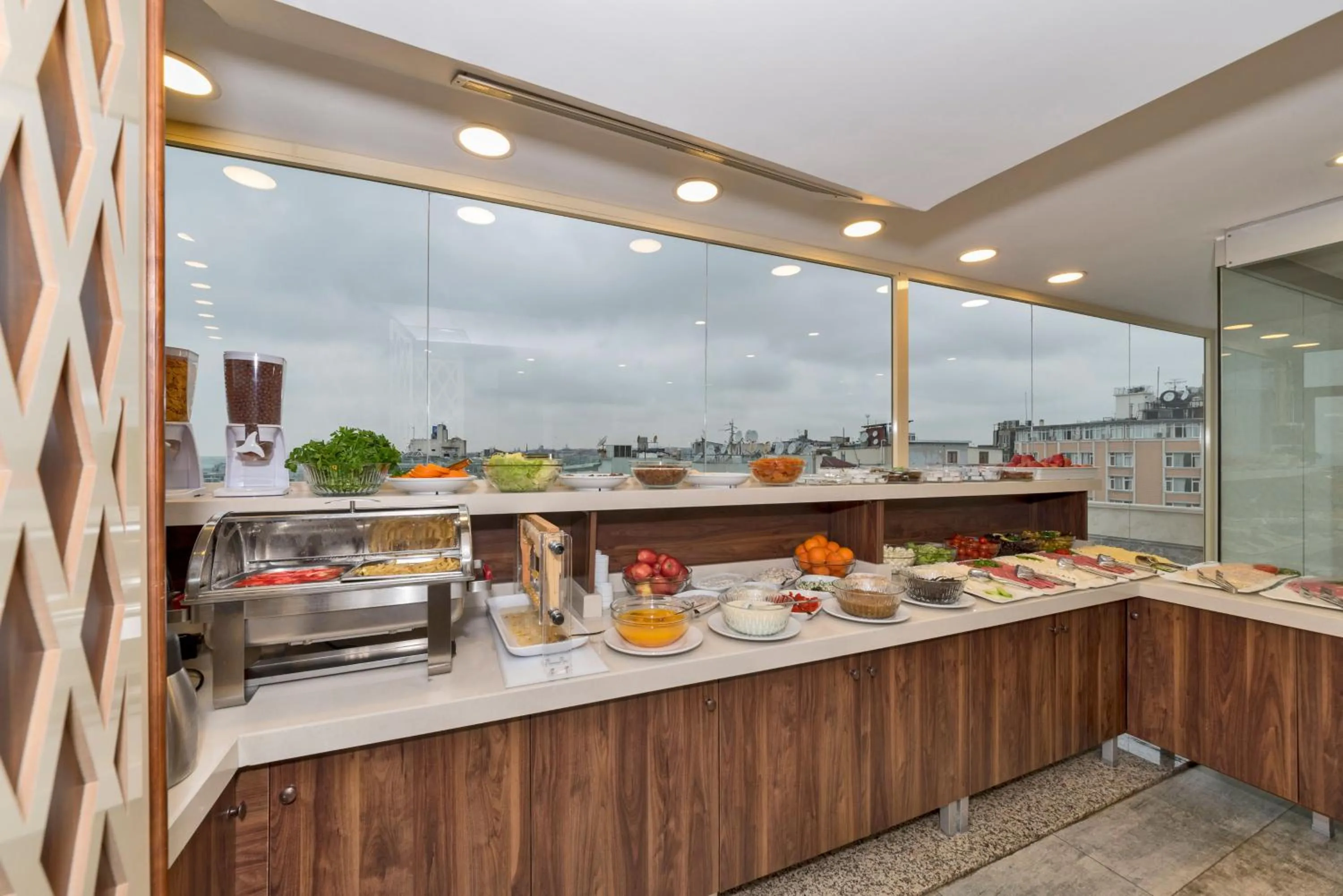 Restaurant/places to eat in Marcello Hotel