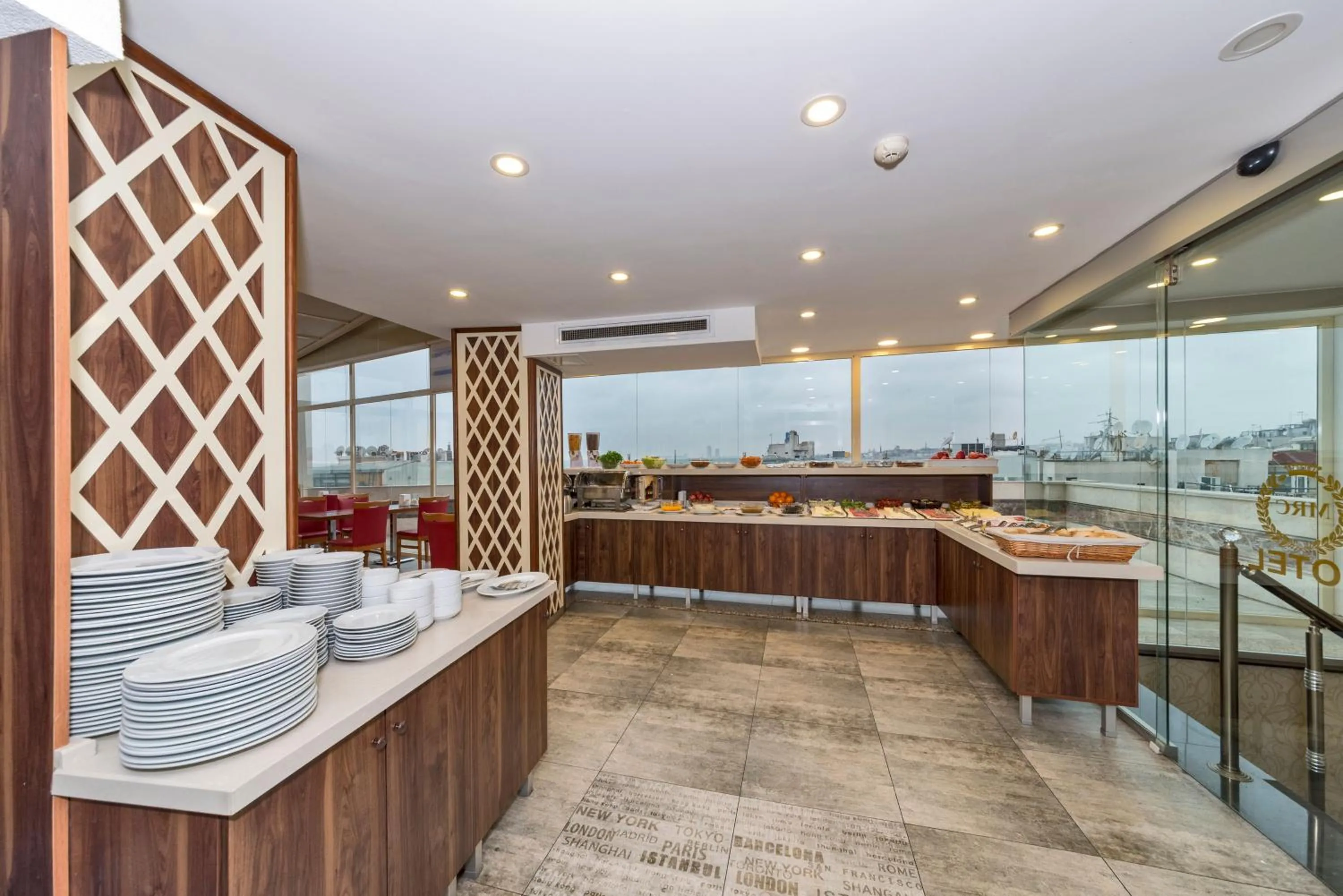 Restaurant/places to eat in Marcello Hotel