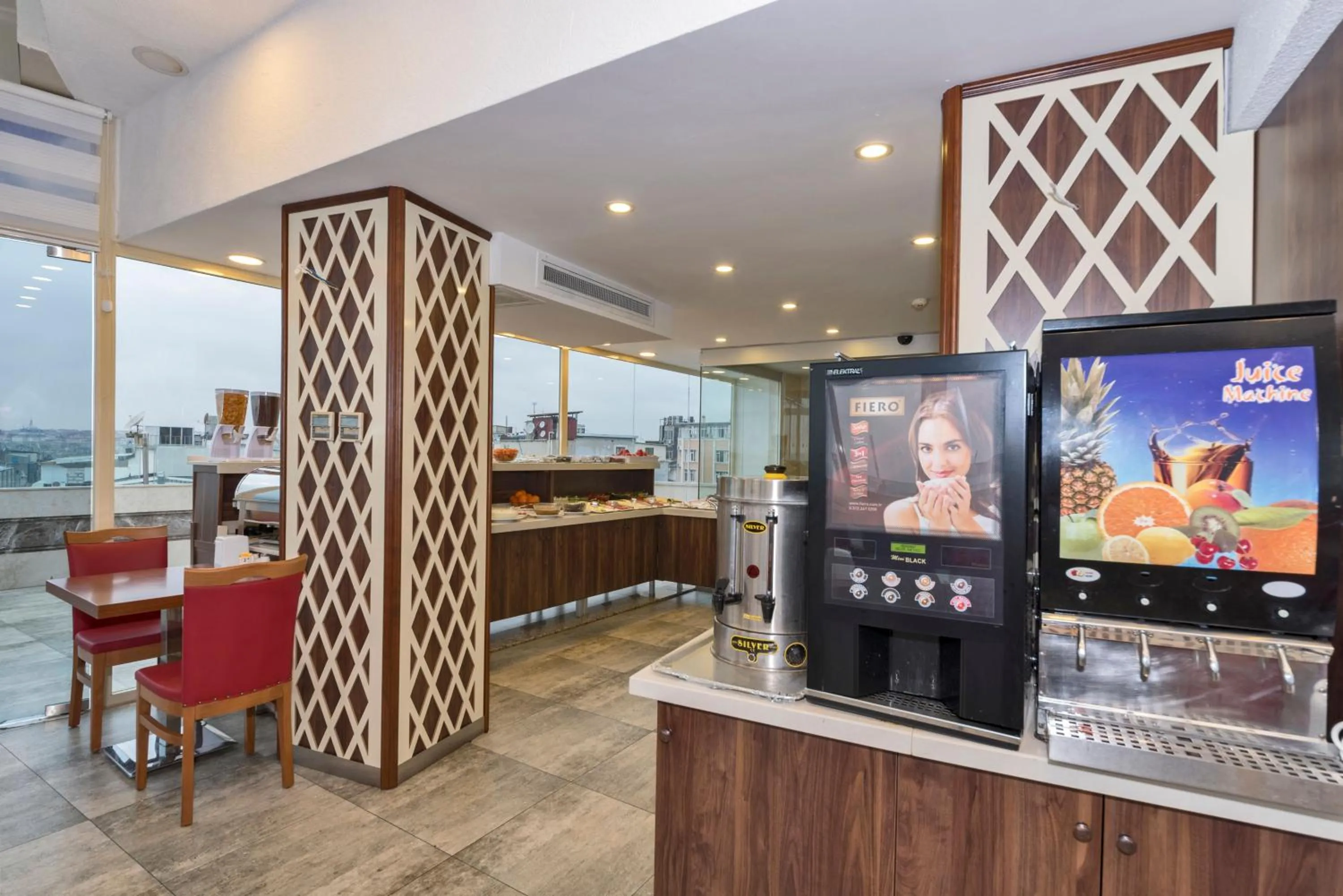 Restaurant/places to eat in Marcello Hotel