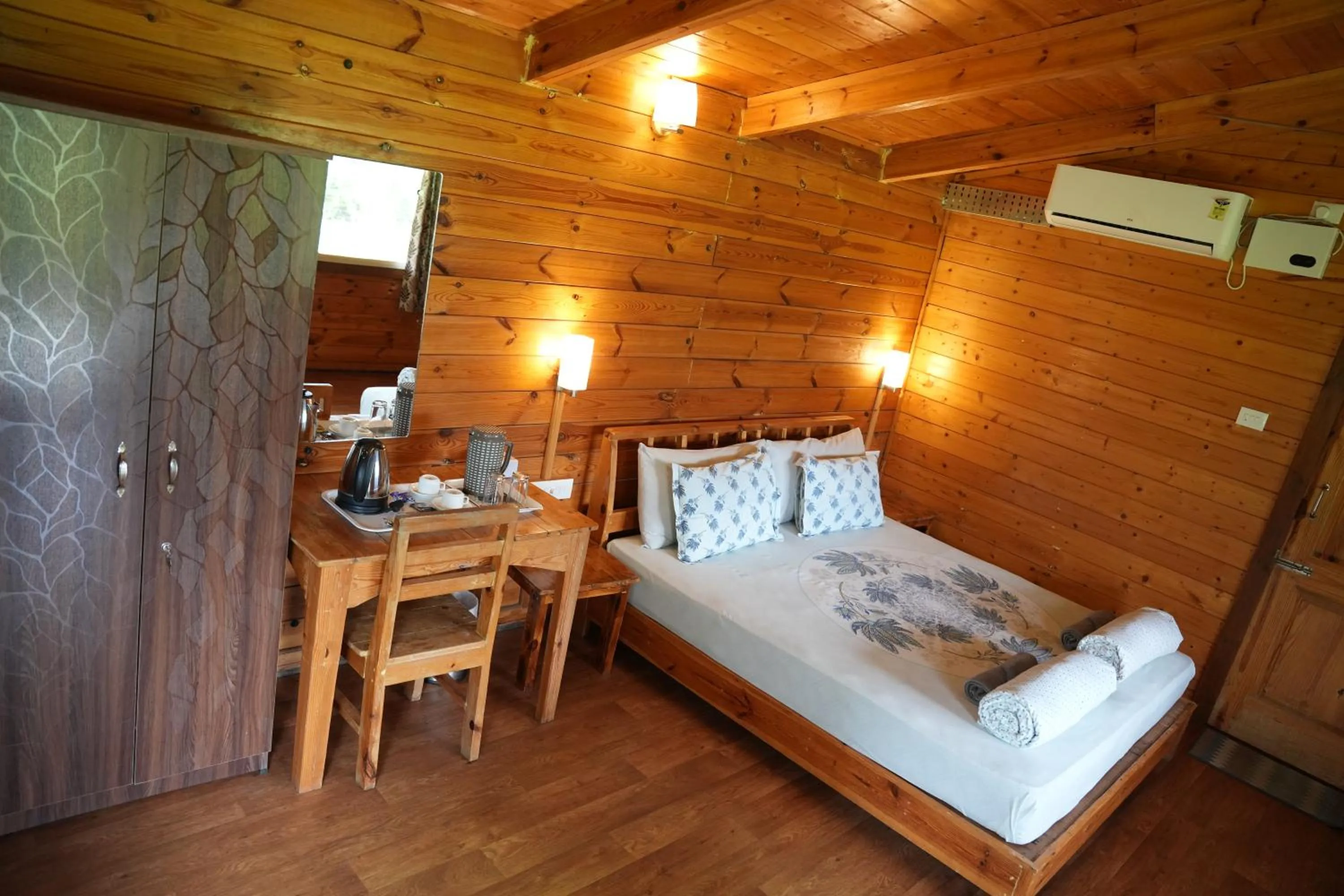 Bed in labdhi Resorts Masinagudi- Stag Groups not allowed