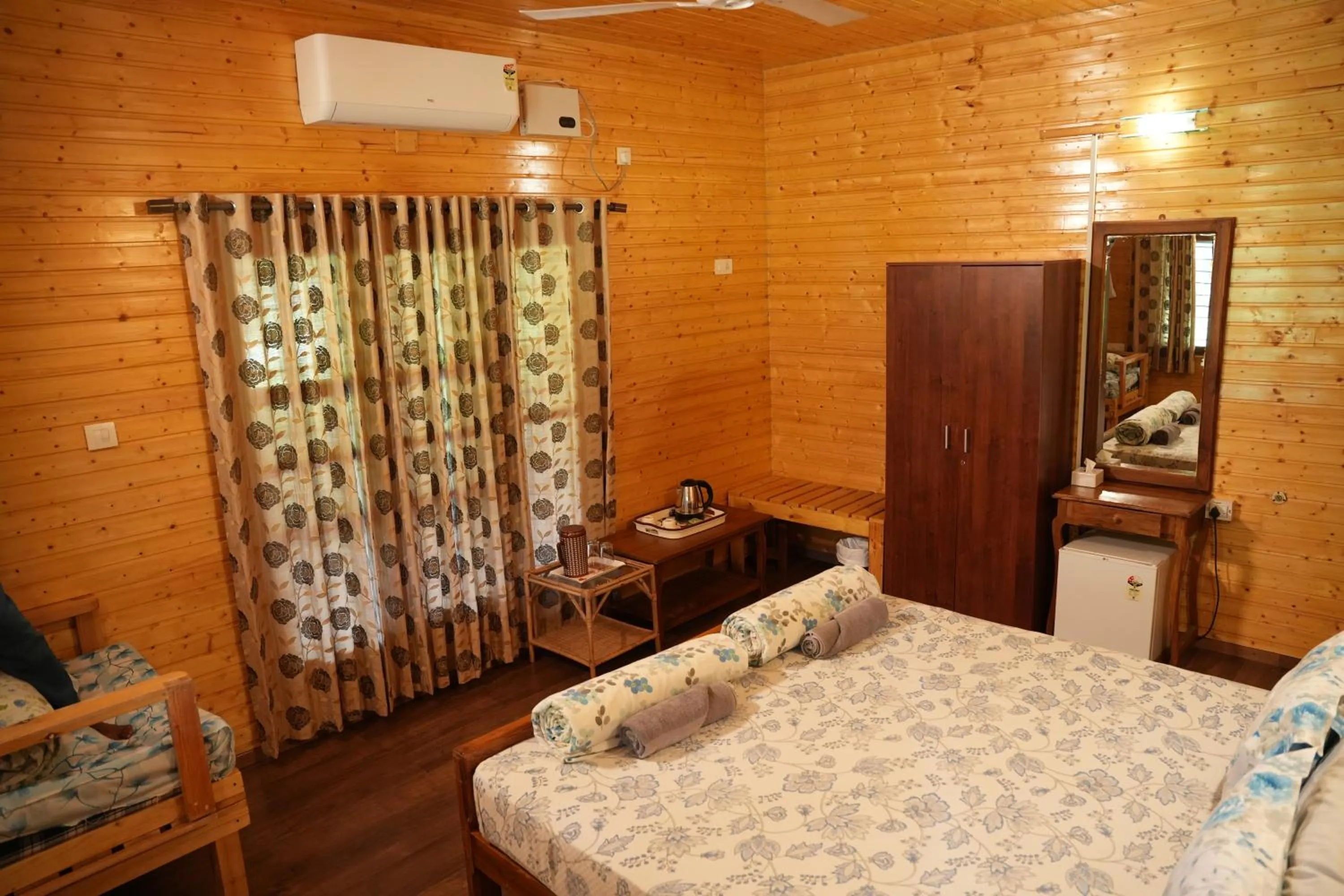 Bed in labdhi Resorts Masinagudi- Stag Groups not allowed