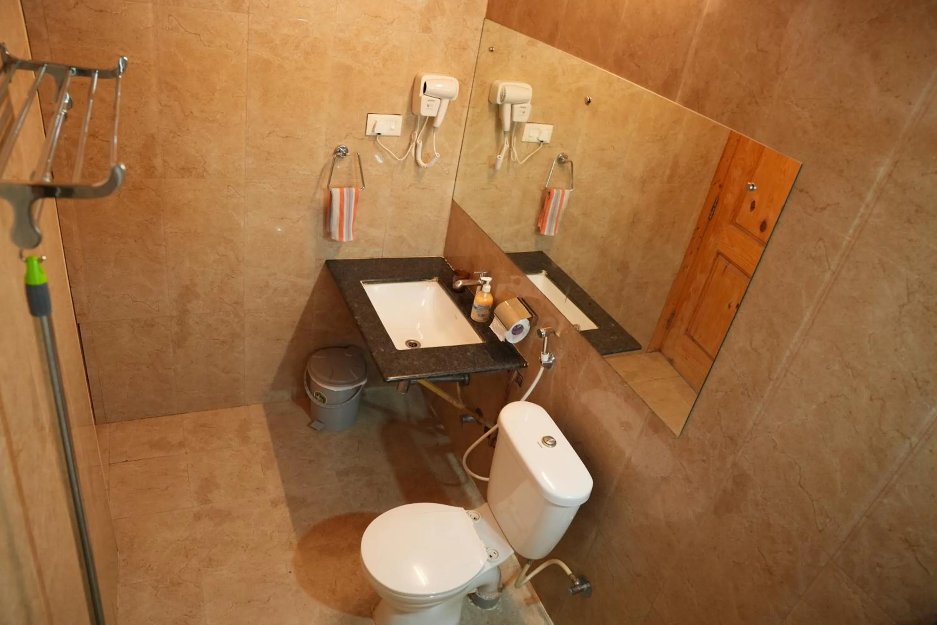 Shower in labdhi Resorts Masinagudi- Stag Groups not allowed