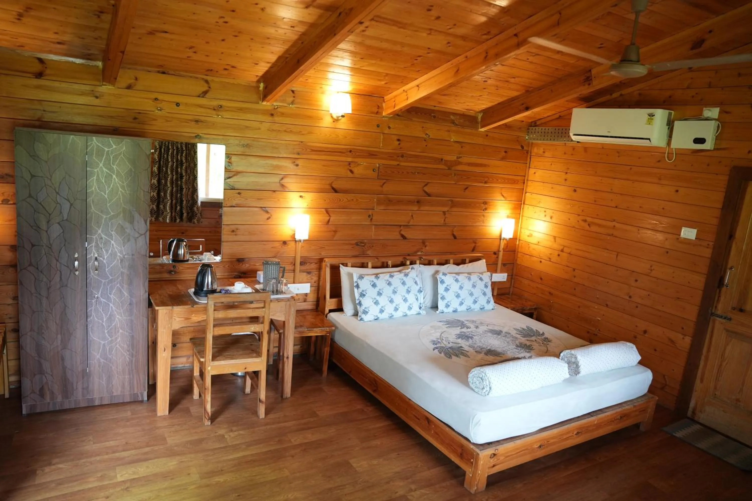 Bed in labdhi Resorts Masinagudi- Stag Groups not allowed