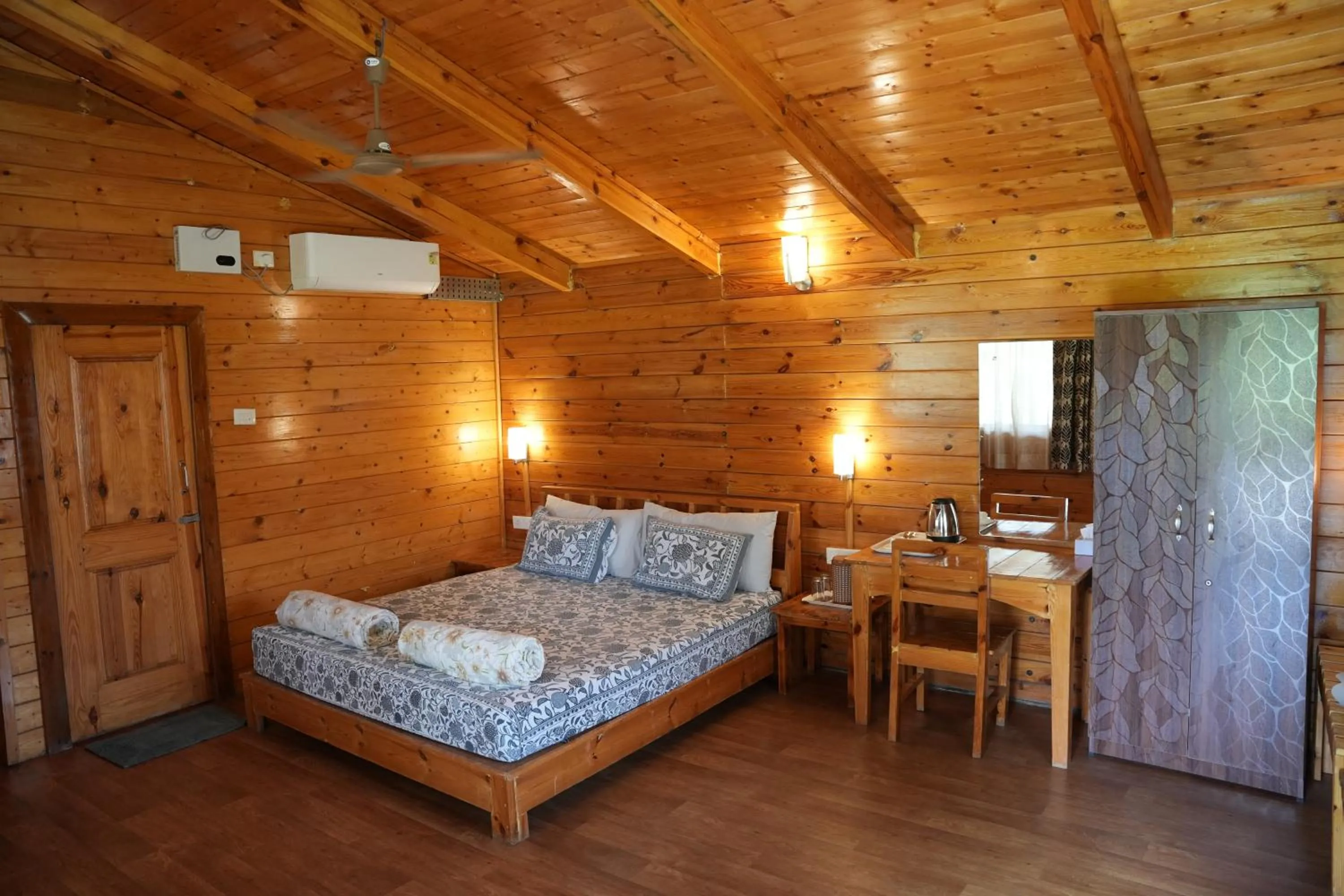 Bed in labdhi Resorts Masinagudi- Stag Groups not allowed