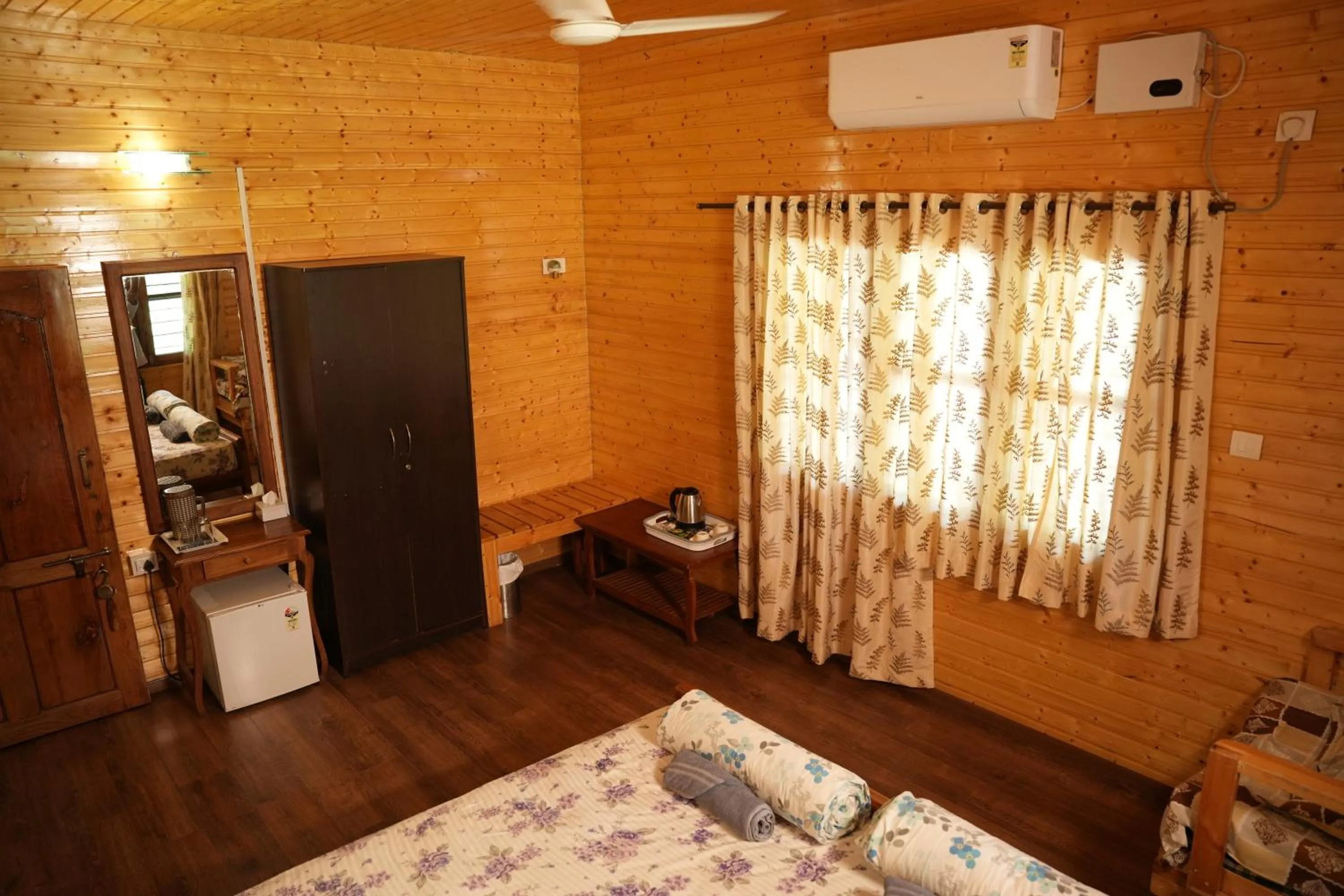 Bed in labdhi Resorts Masinagudi- Stag Groups not allowed