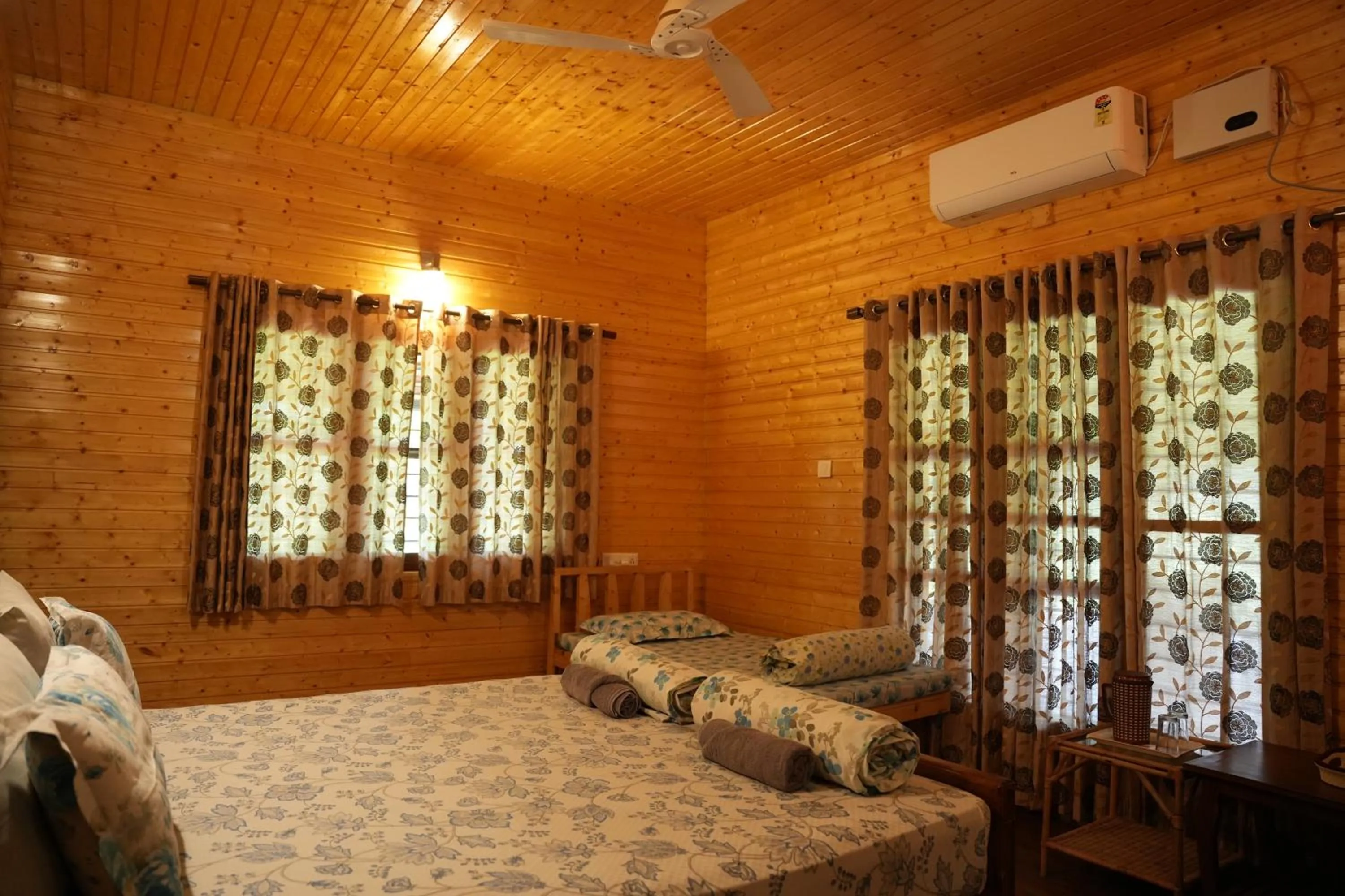 Bed in labdhi Resorts Masinagudi- Stag Groups not allowed