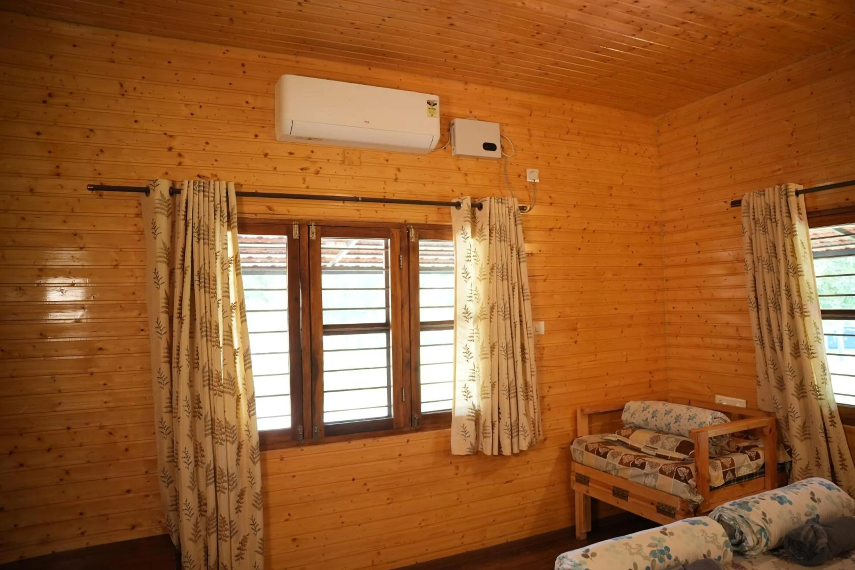 Bed in labdhi Resorts Masinagudi- Stag Groups not allowed