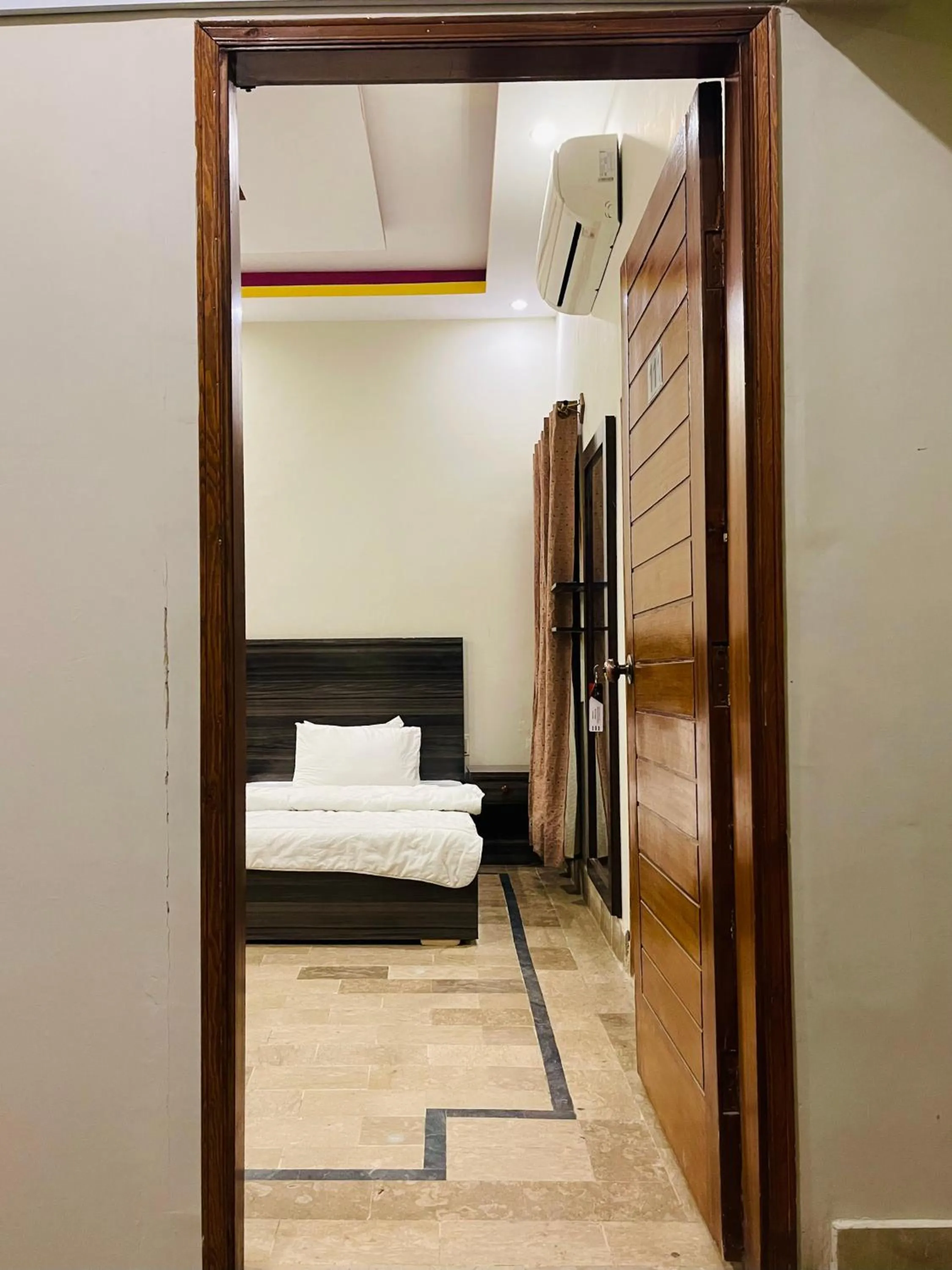 Seating area, Bed in Hotel Bed & Rest Airport