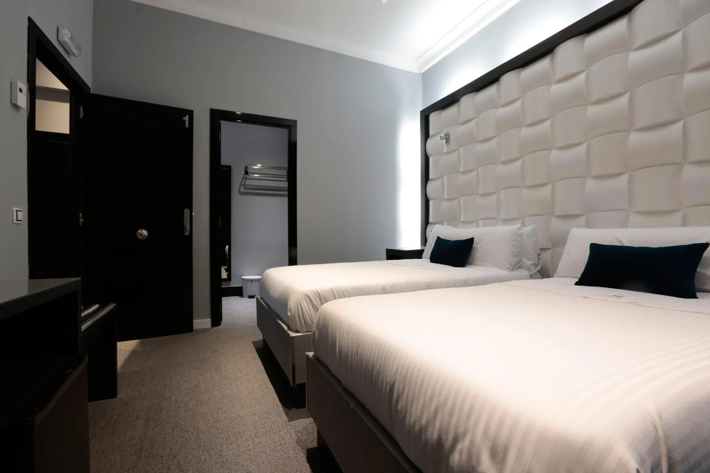 Photo of the whole room, Bed in Amra Barcelona Gran Via