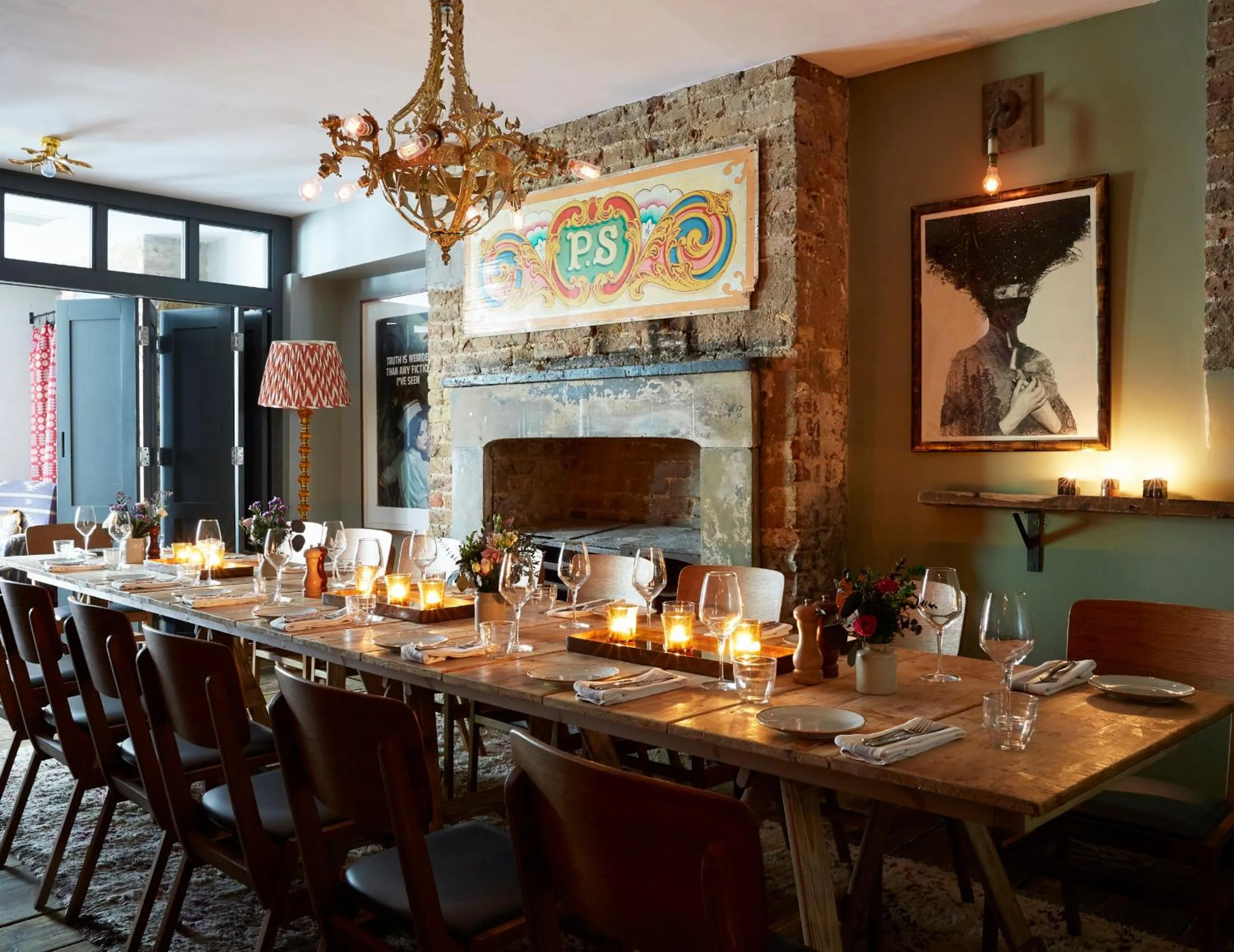 Food and drinks in Artist Residence London