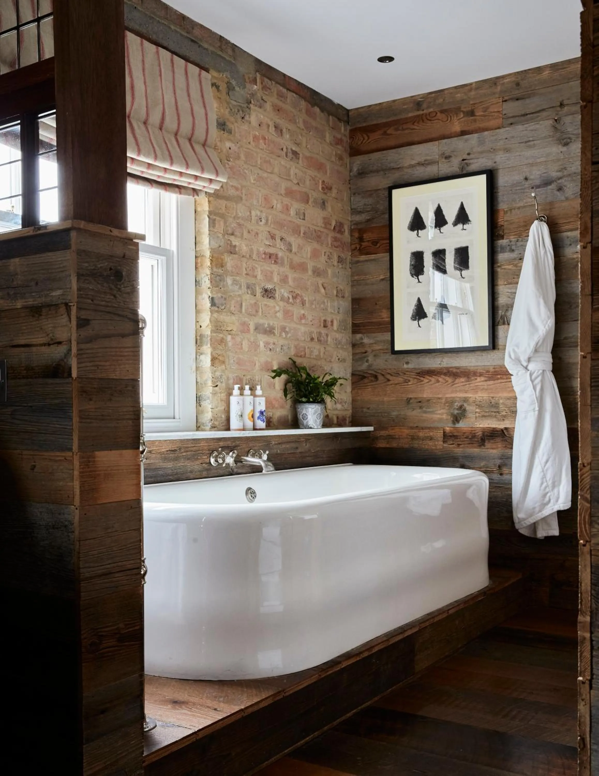 Bathroom in Artist Residence London