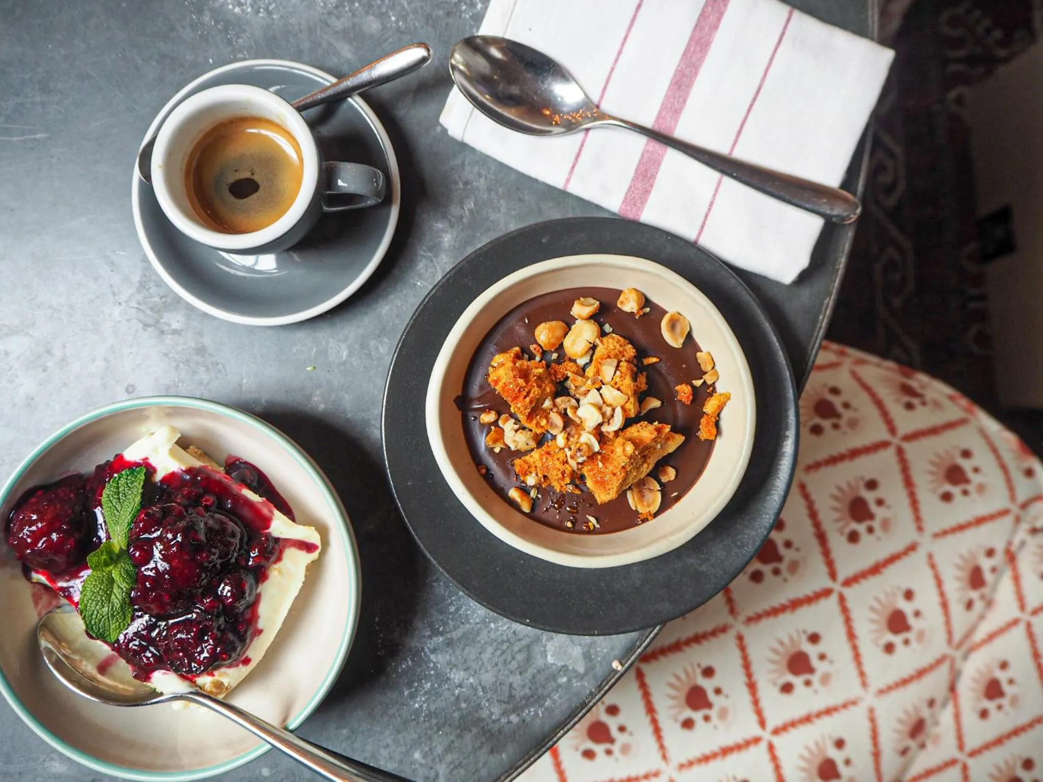 Food and drinks in Artist Residence London