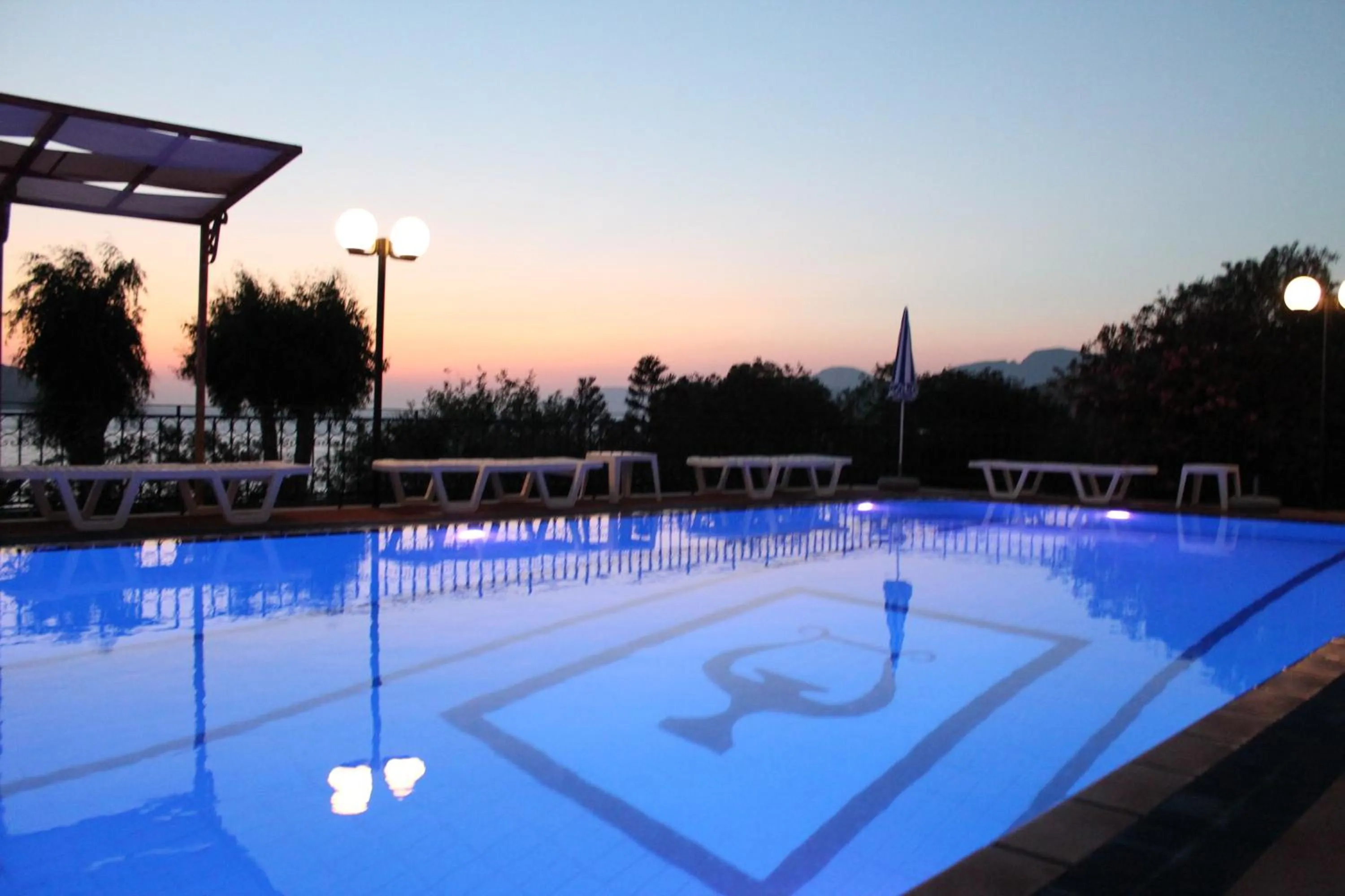 Swimming pool in Hotel Philoxenia