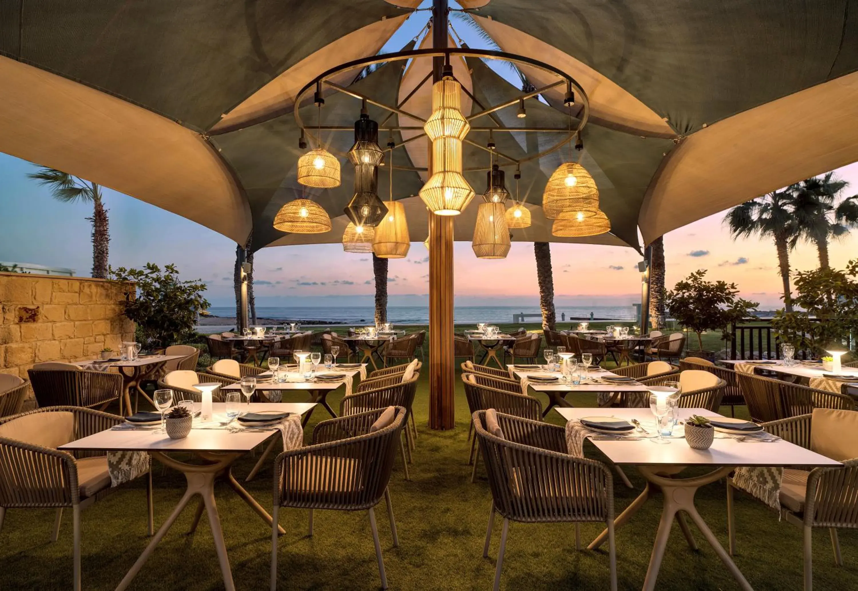 Restaurant/places to eat in Olympic Lagoon Resort Paphos Restaurant/places to eat in Olympic Lagoon Resort Paphos