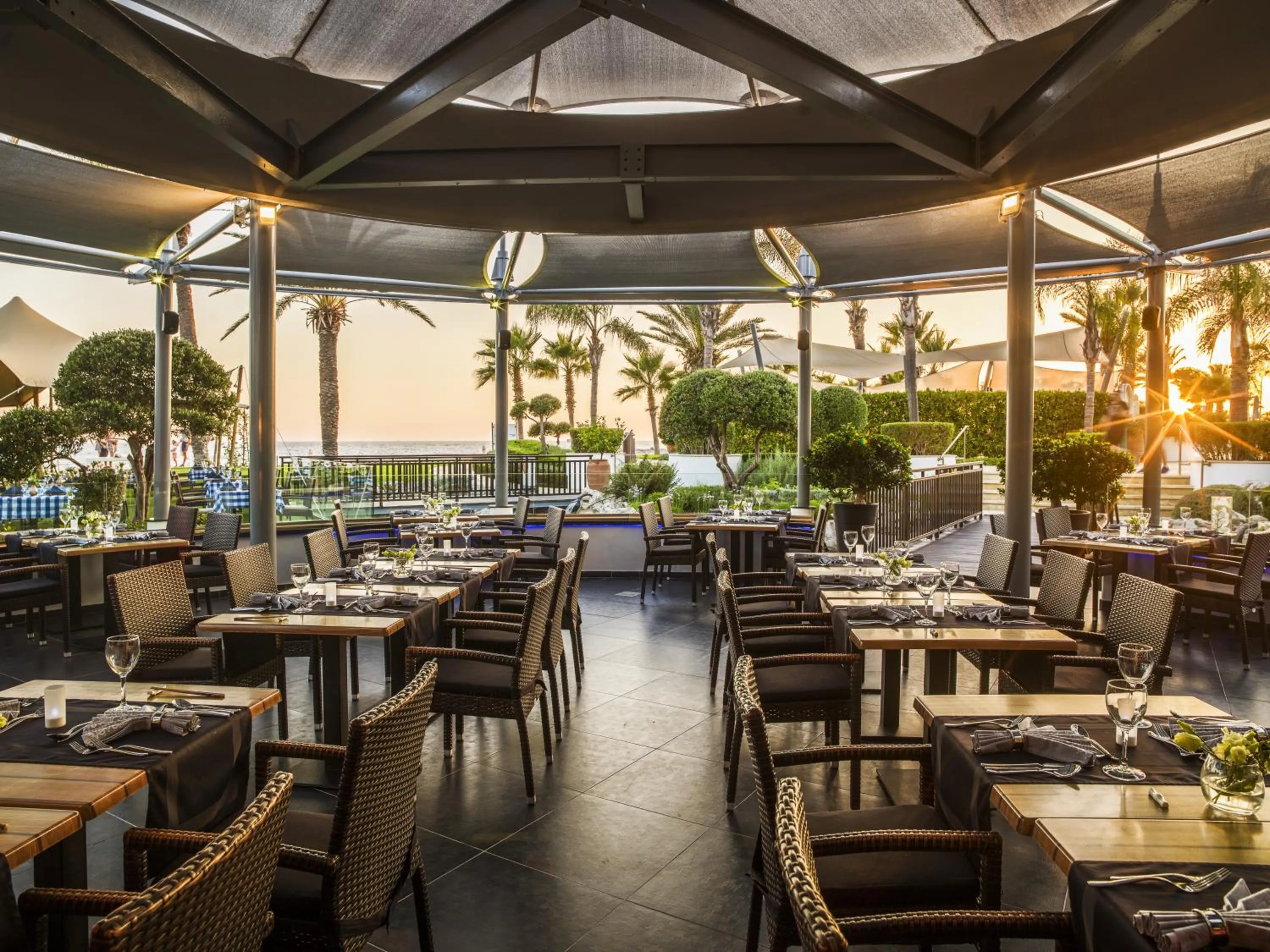 Restaurant/places to eat in Olympic Lagoon Resort Paphos