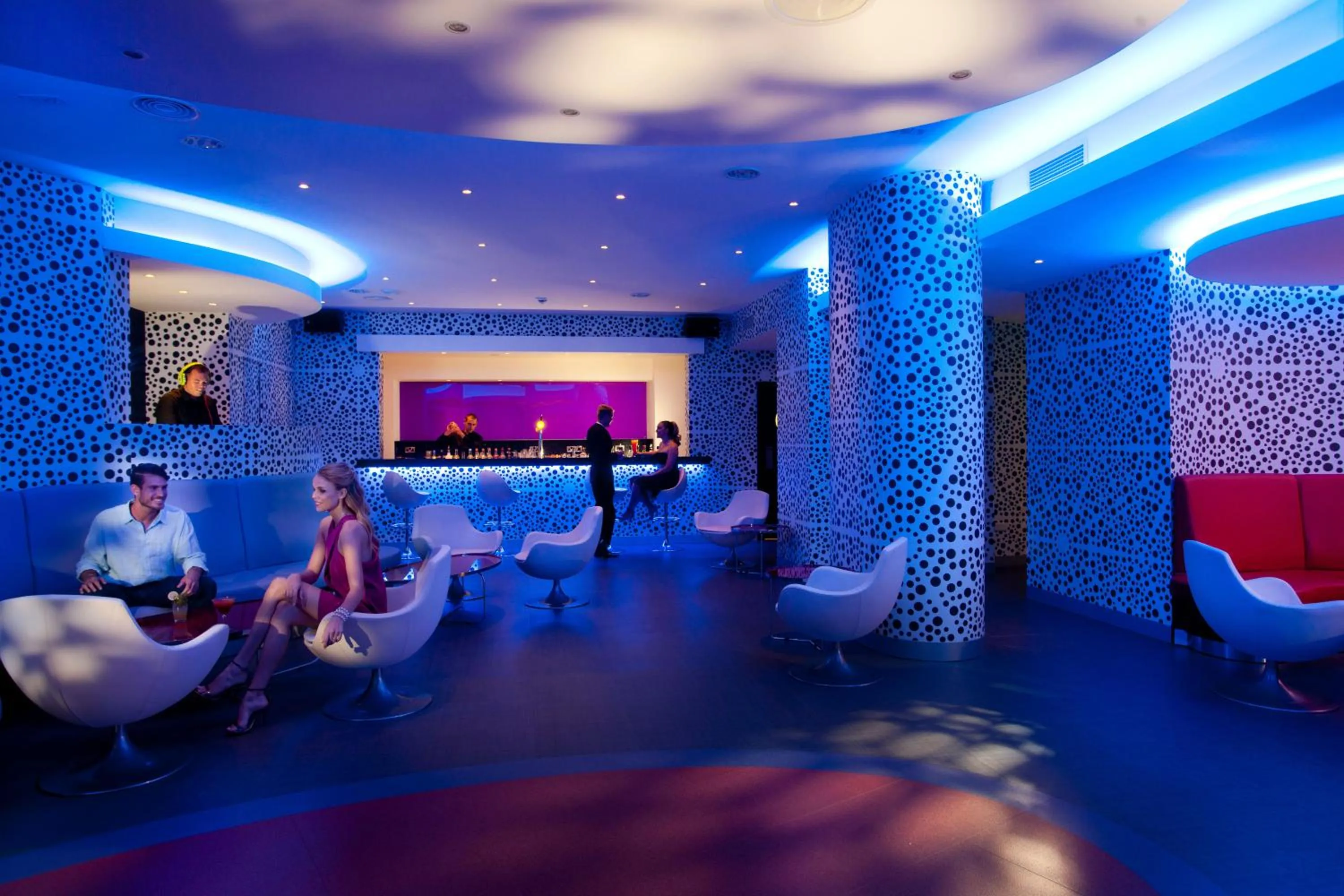 Nightclub / DJ in Olympic Lagoon Resort Paphos