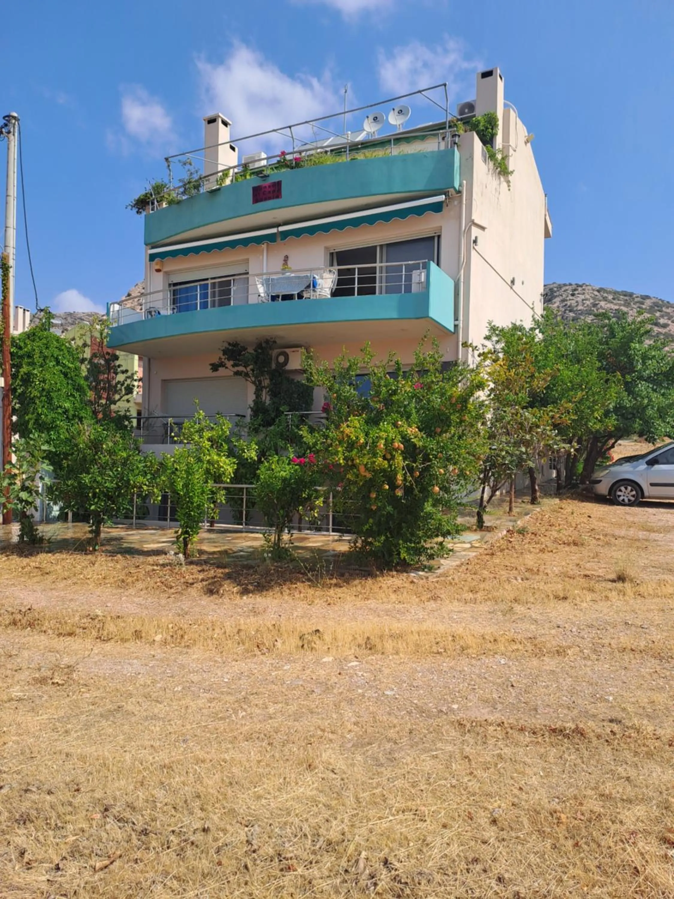 Classic Two-Bedroom Family Apartment with Sea View in Sunset at Cape Sounio