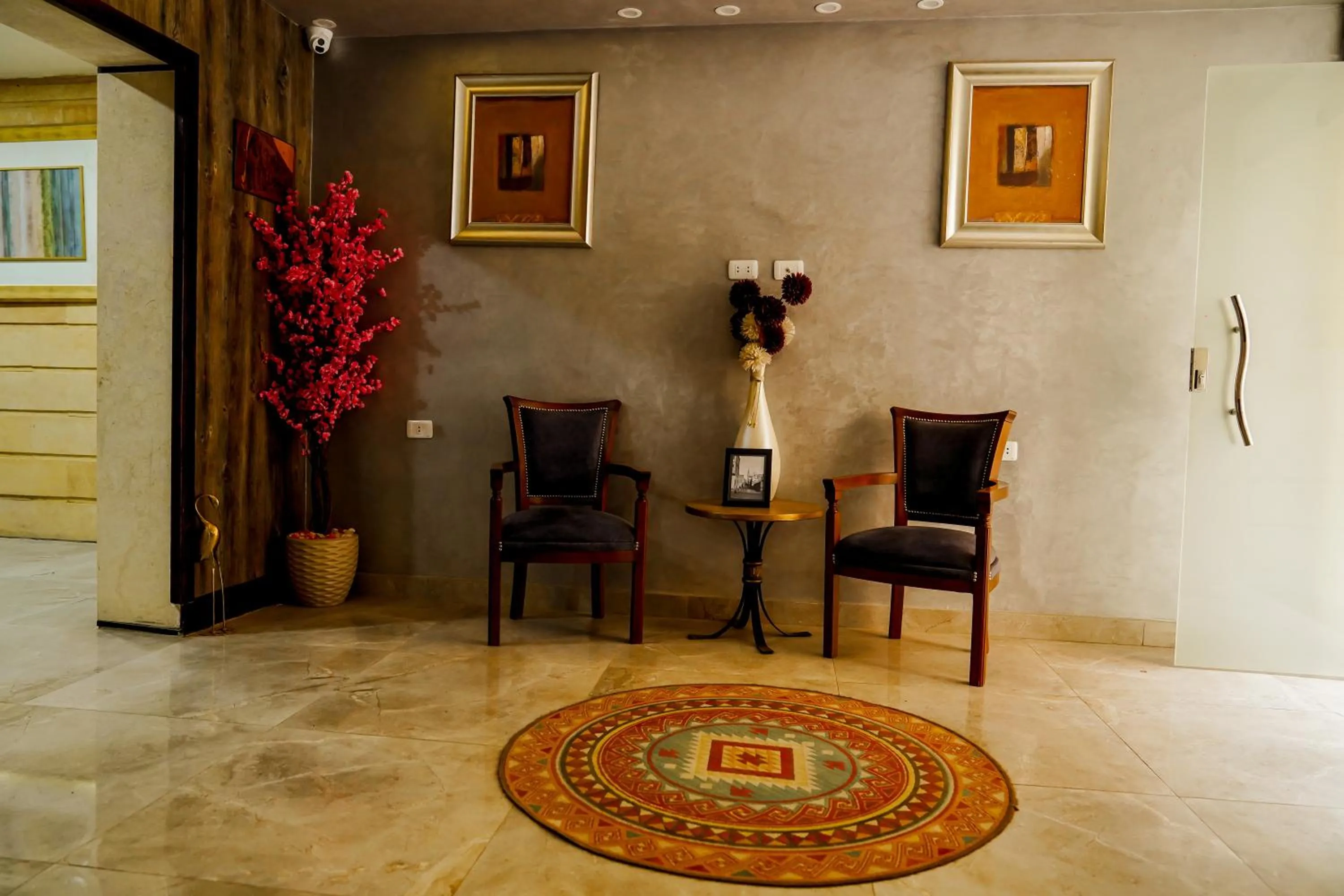 Living room in Pyramids Hotel