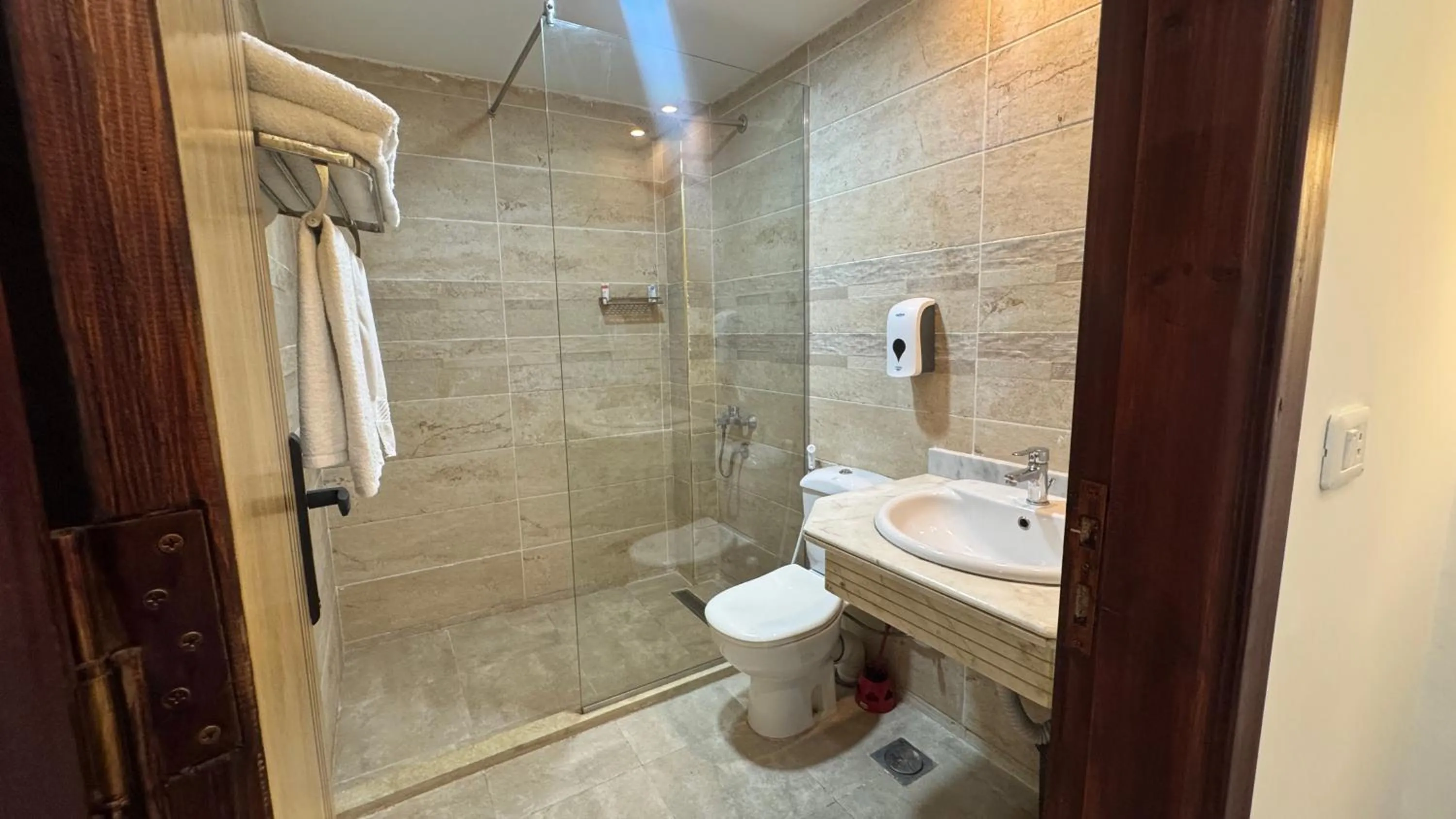 Shower in Pyramids Hotel