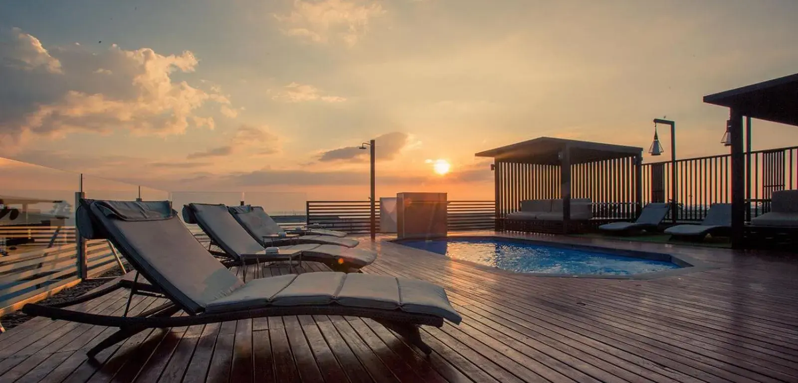 Pool view in Inn Residence Serviced Suites - SHA Extra Plus Pool view in Inn Residence Serviced Suites - SHA Extra Plus