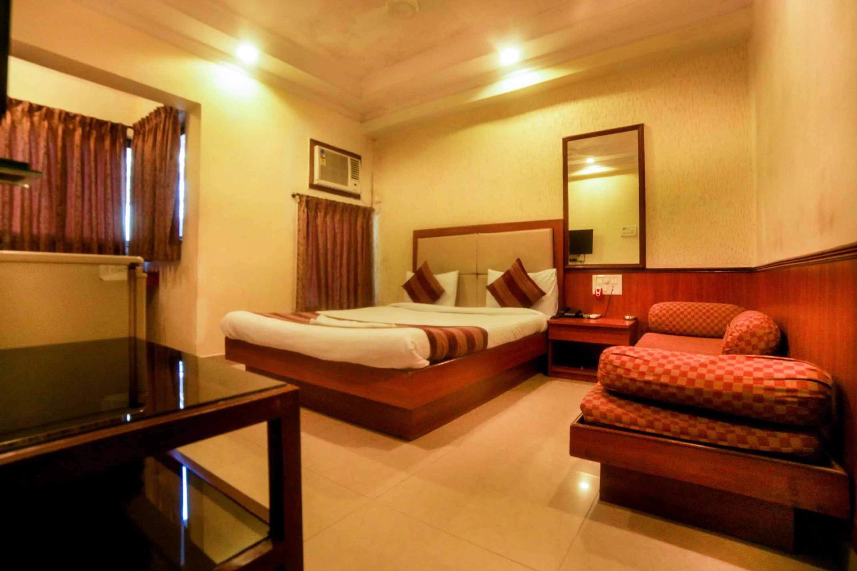 Photo of the whole room, Bed in Hotel Lucky Bandra