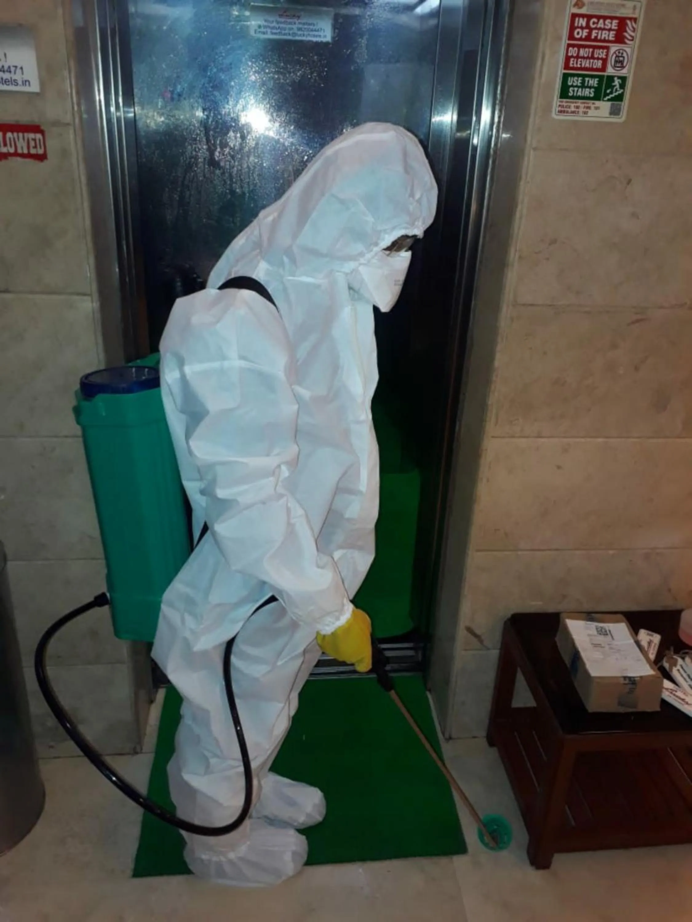 elevator in Hotel Lucky Bandra